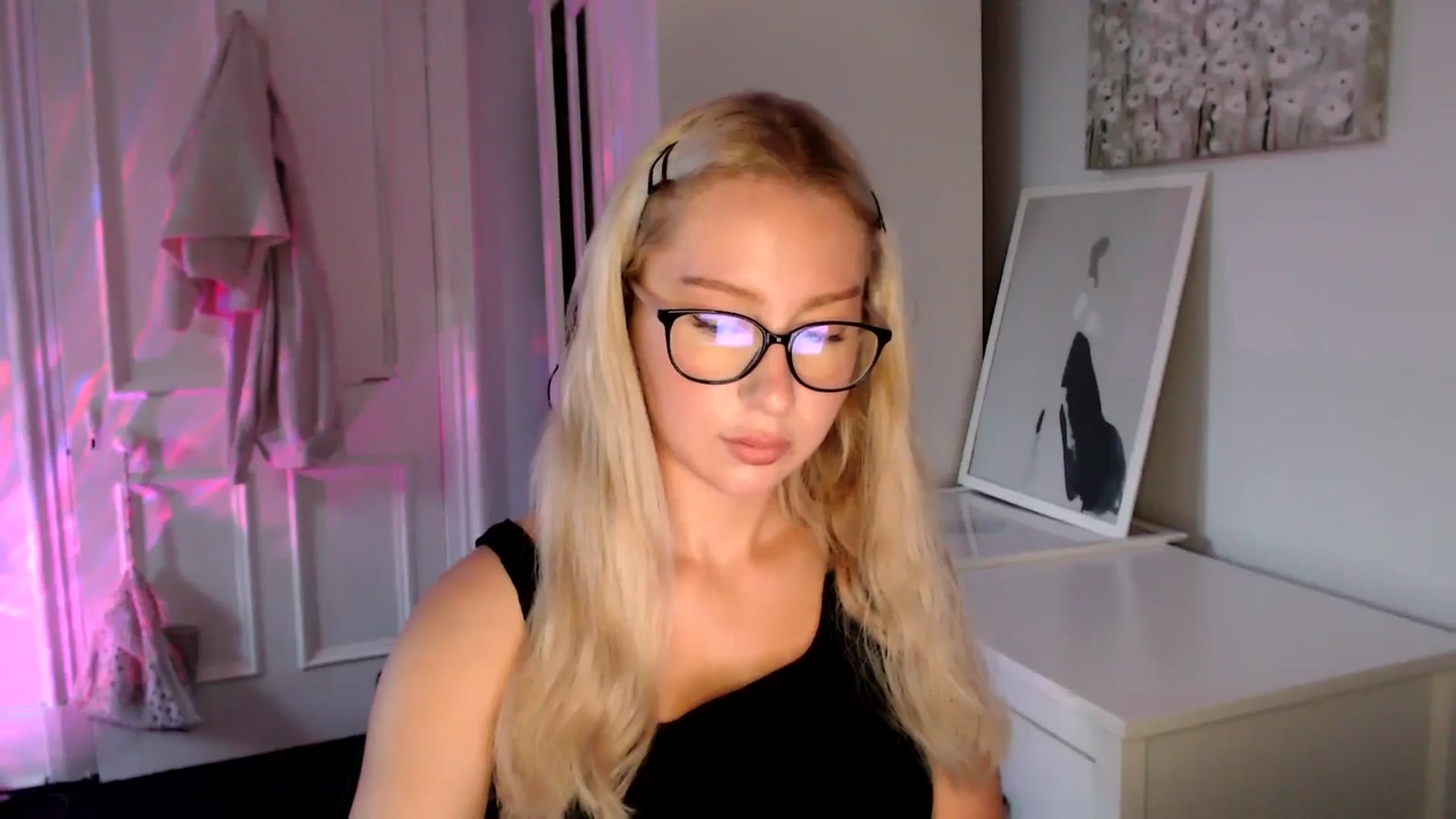 Gallery image thumbnail from British_Cutie's myfreecams stream on, 05/30/2025, 20:10 image 20 of 20