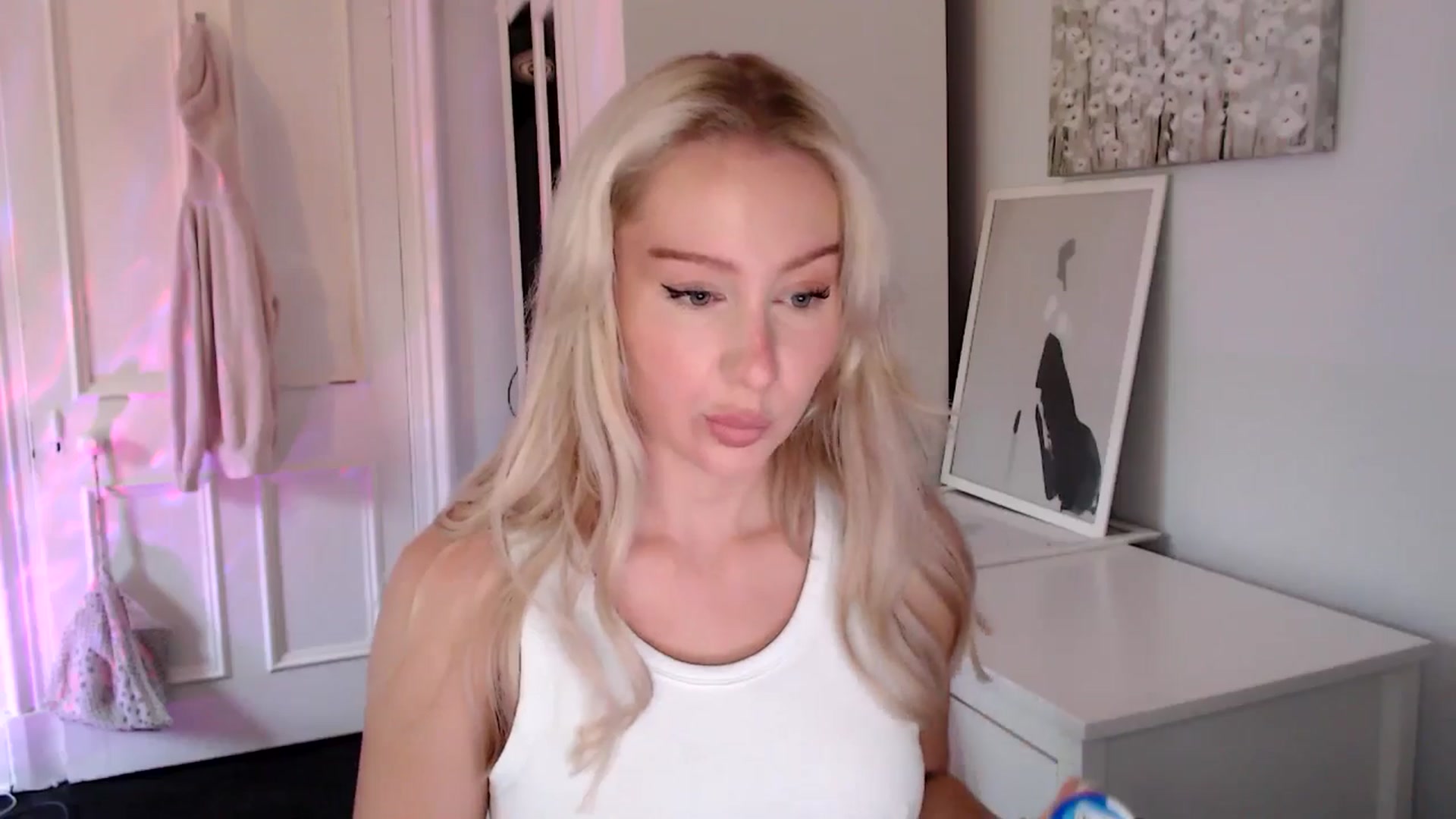 Gallery image thumbnail from British_Cutie's myfreecams stream on, 05/31/2025, 18:20 image 15 of 20