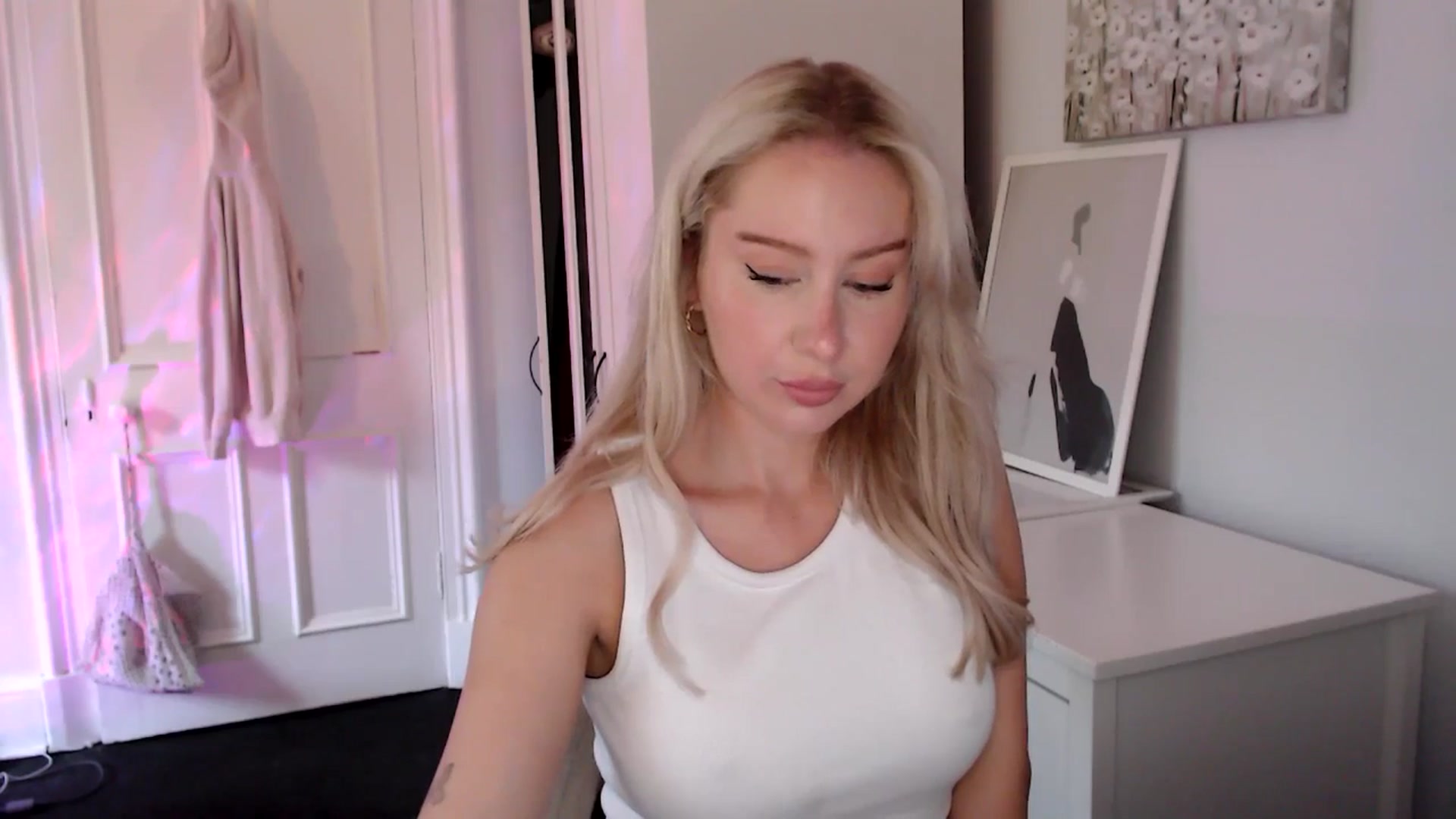 Gallery image thumbnail from British_Cutie's myfreecams stream on, 05/31/2025, 18:20 image 10 of 20