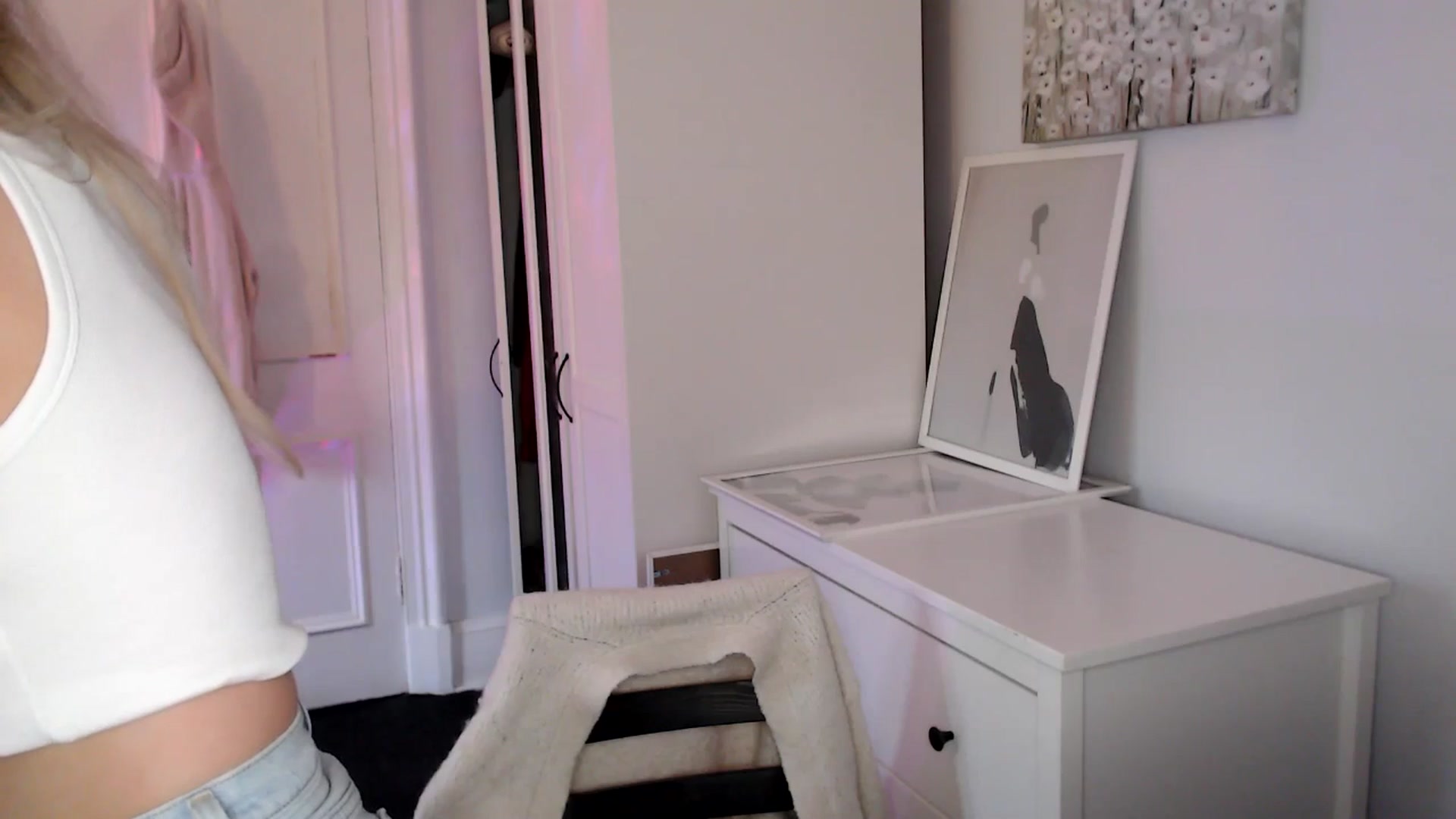 Gallery image thumbnail from British_Cutie's myfreecams stream on, 05/31/2025, 18:20 image 8 of 20