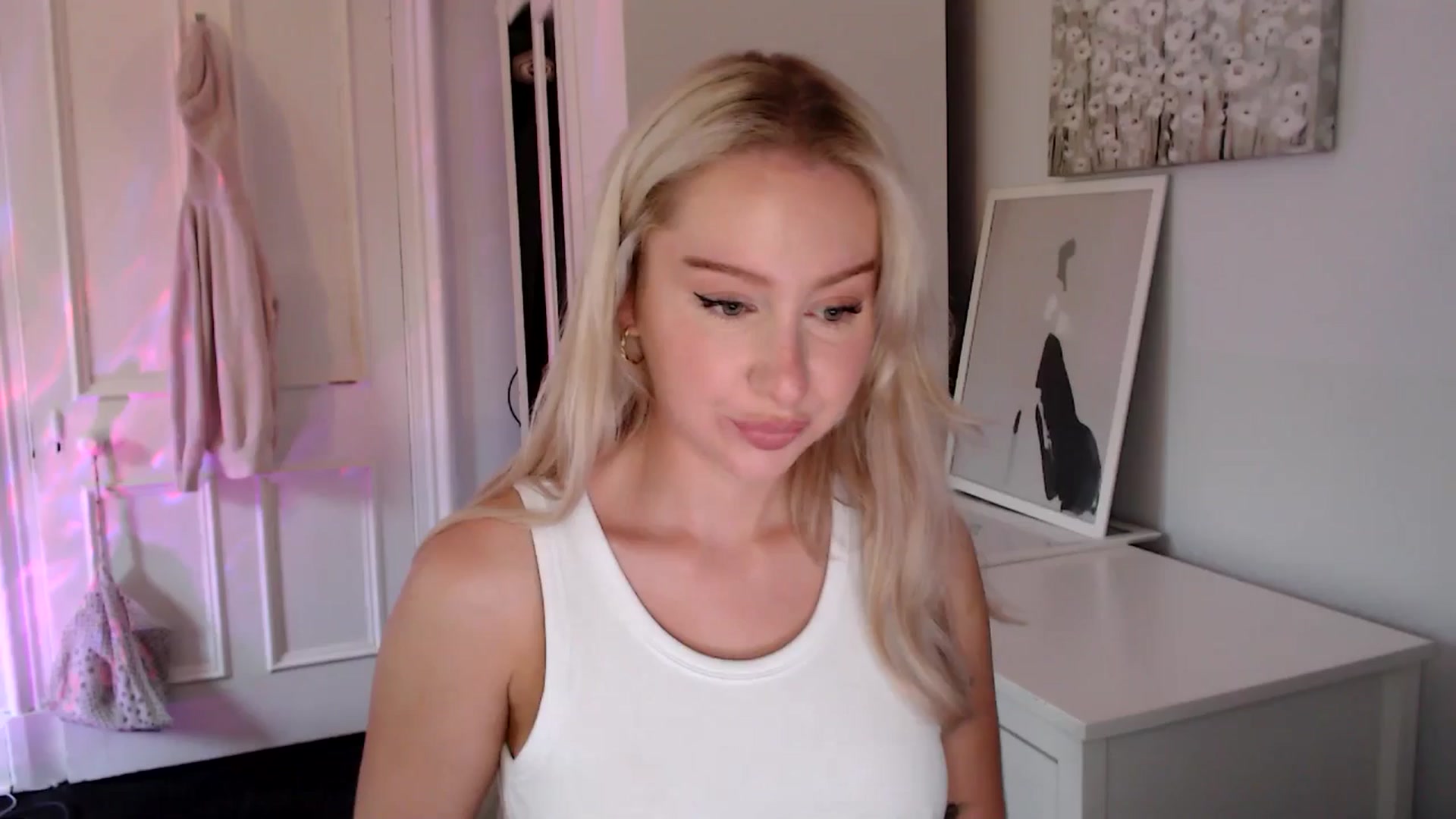 Gallery image thumbnail from British_Cutie's myfreecams stream on, 05/31/2025, 18:20 image 16 of 20