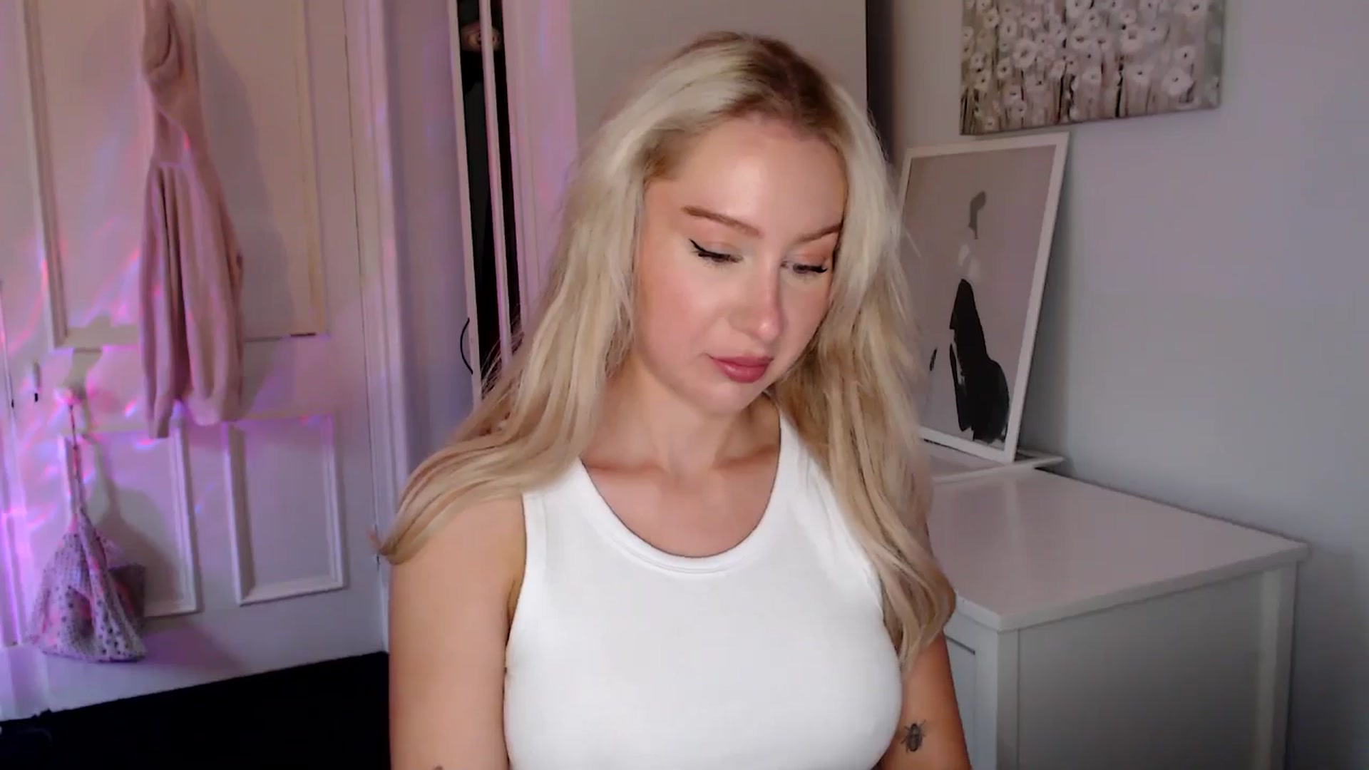 Gallery image thumbnail from British_Cutie's myfreecams stream on, 05/31/2025, 18:20 image 6 of 20