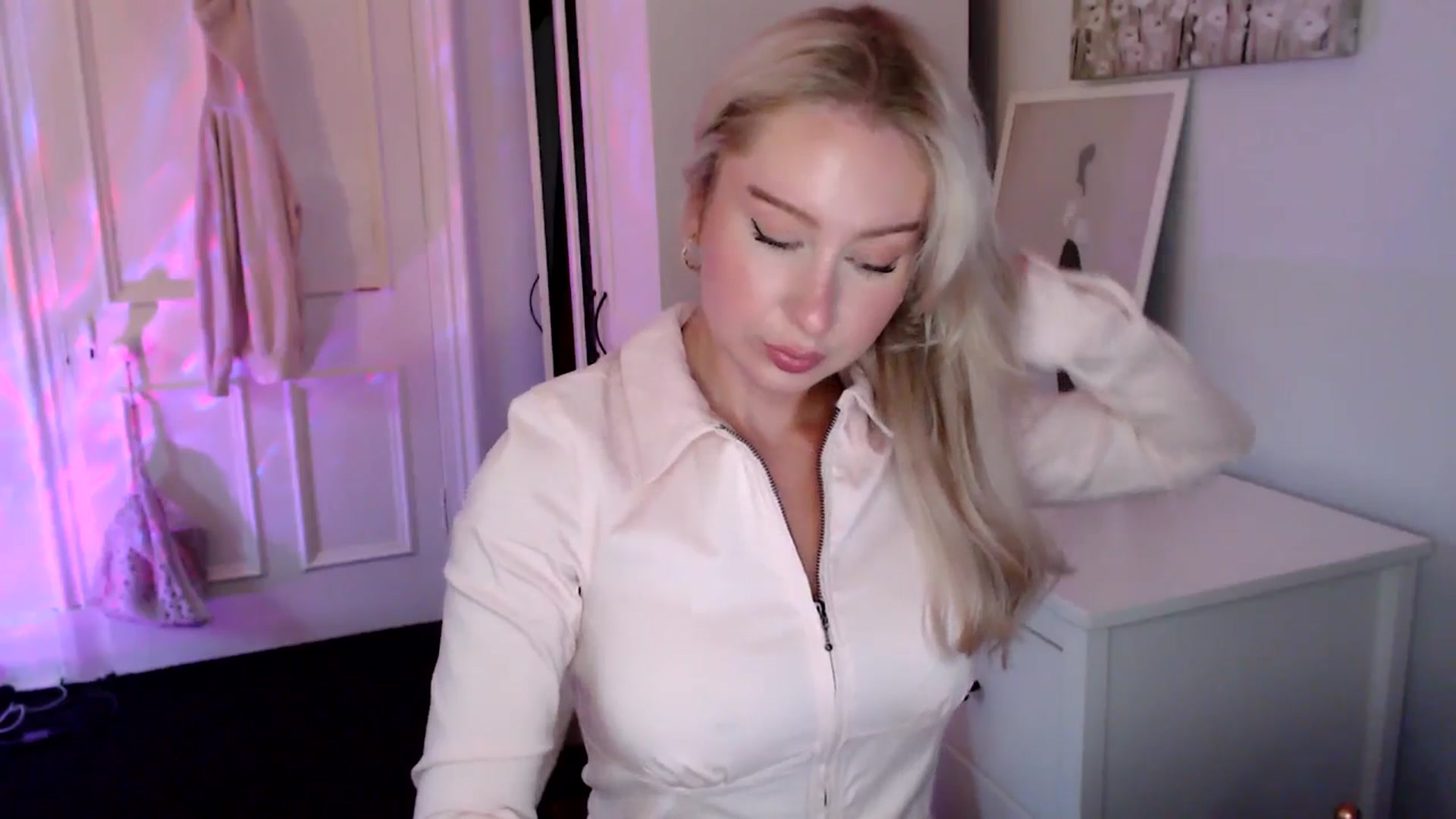 Gallery image thumbnail from British_Cutie's myfreecams stream on, 05/31/2025, 20:31 image 7 of 20