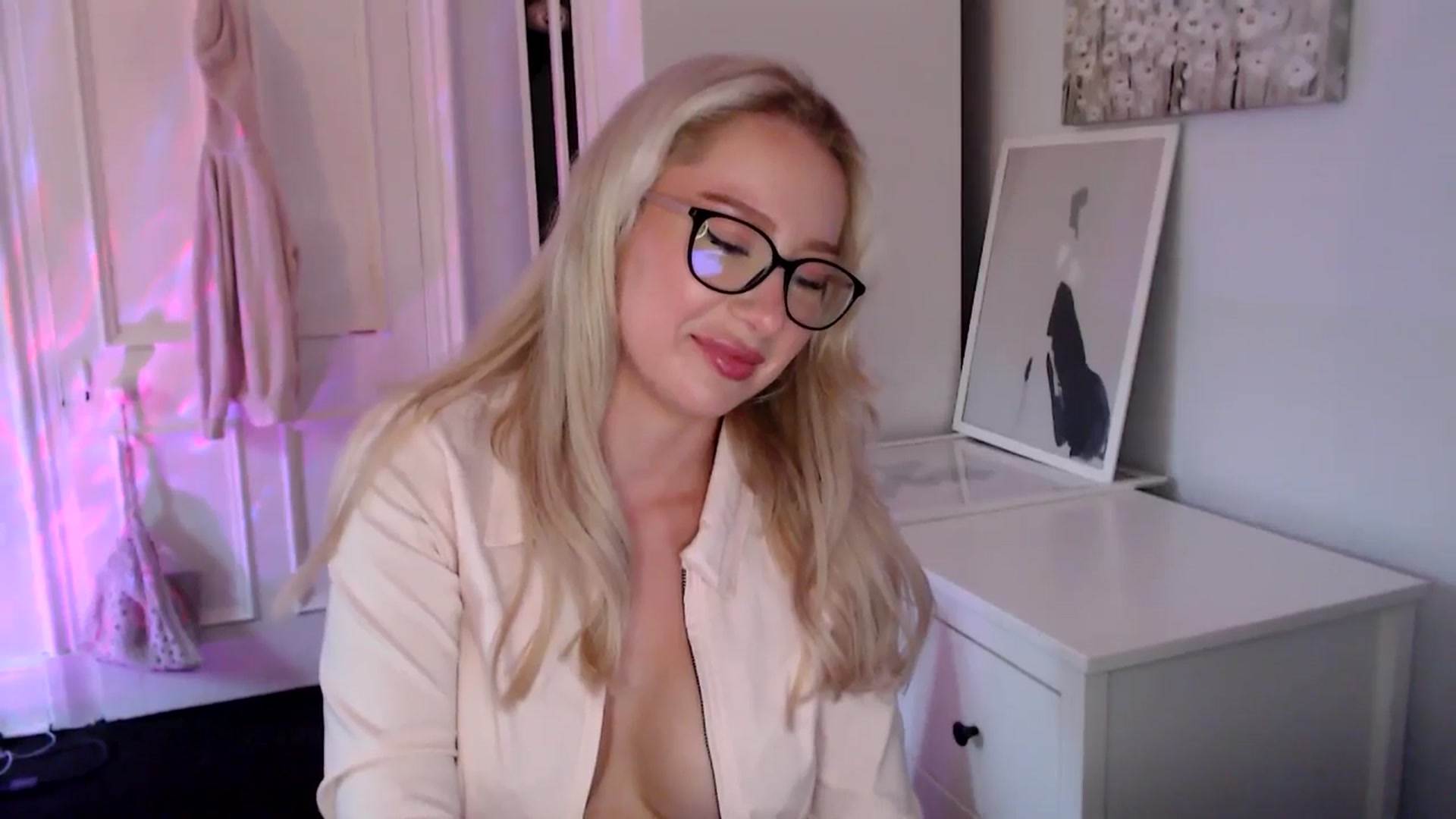 Gallery image thumbnail from British_Cutie's myfreecams stream on, 05/31/2025, 20:31 image 10 of 20
