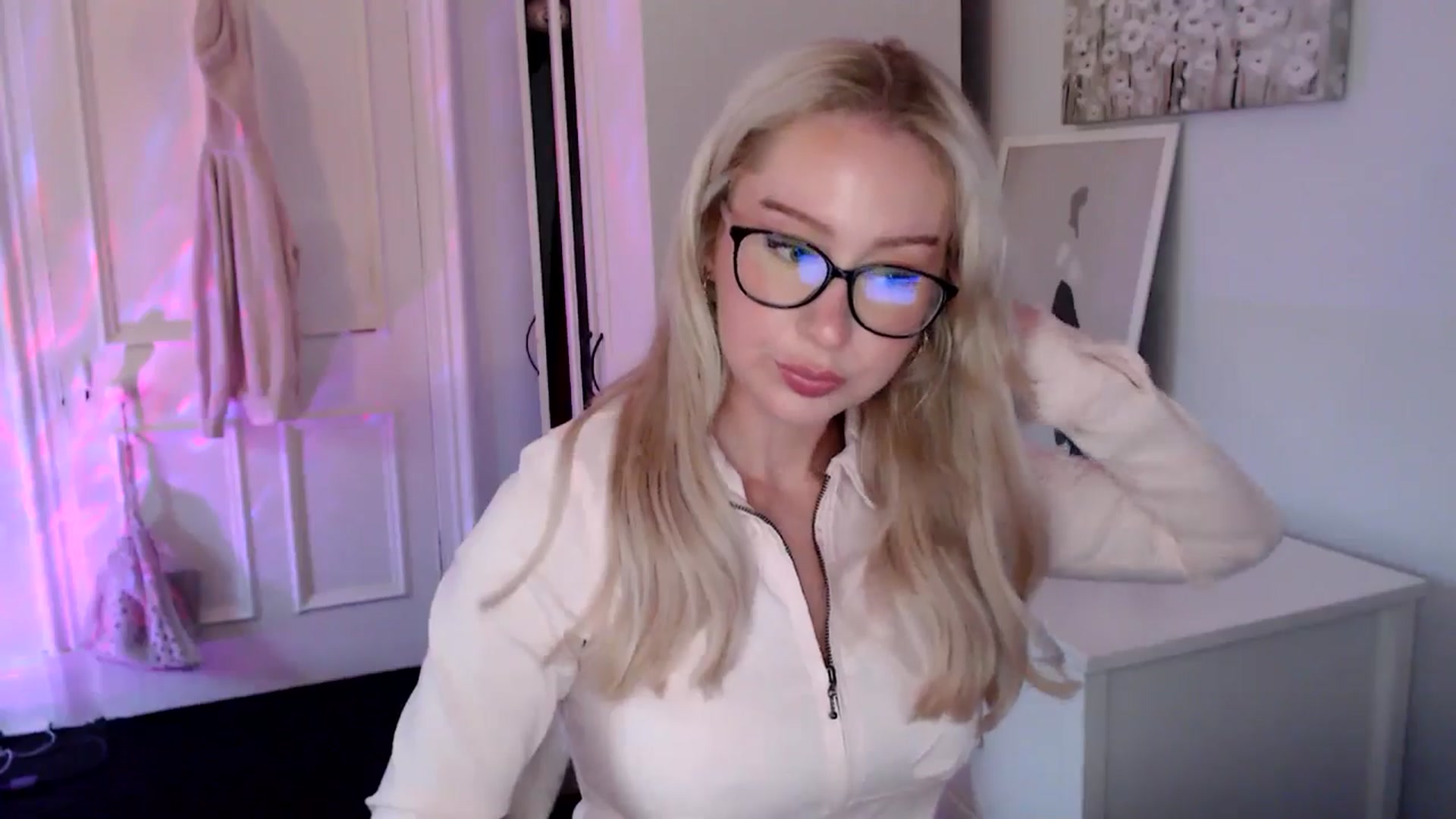 Gallery image thumbnail from British_Cutie's myfreecams stream on, 05/31/2025, 20:31 image 9 of 20