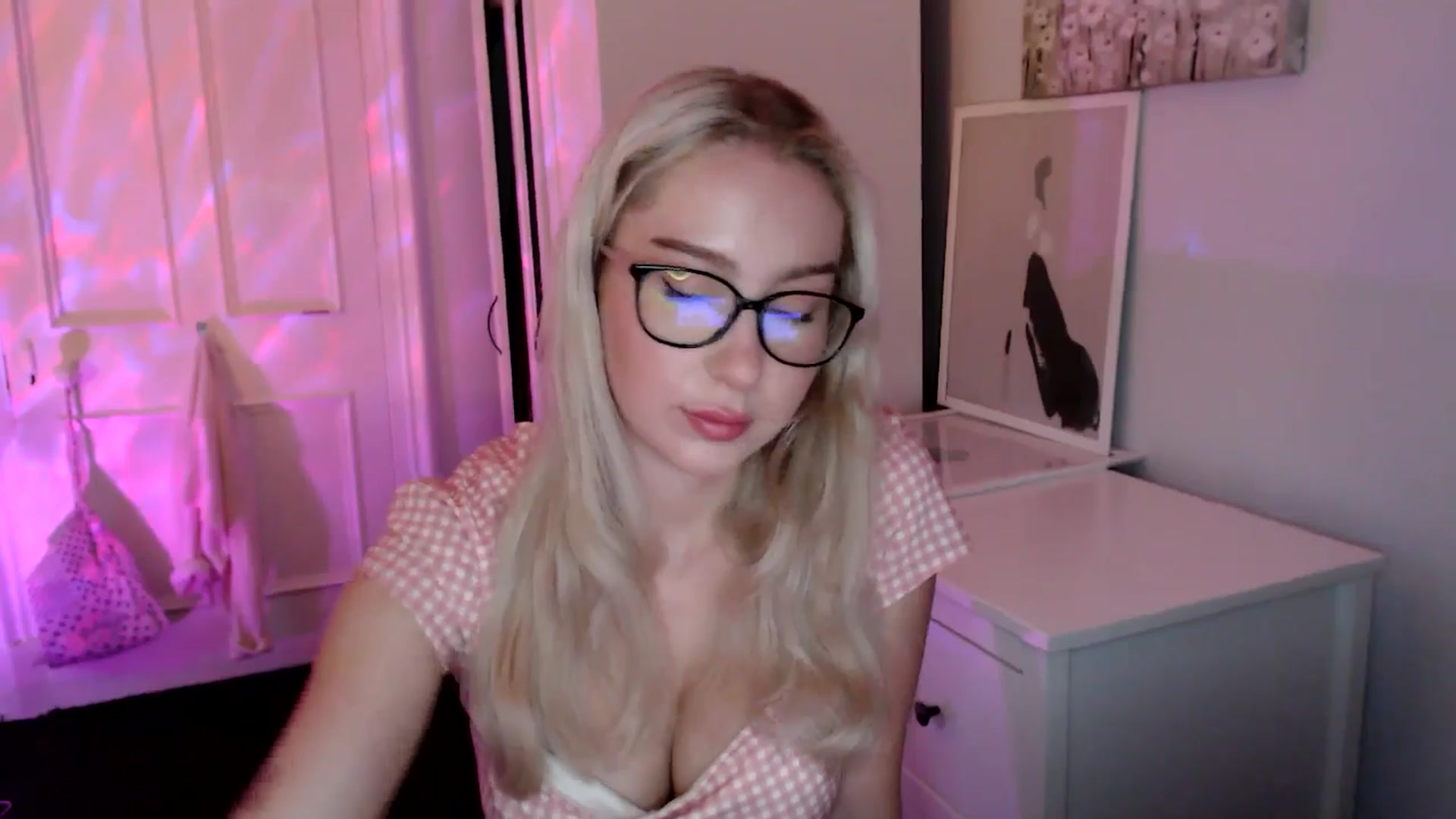 Gallery image thumbnail from British_Cutie's myfreecams stream on, 06/01/2025, 20:45 image 14 of 20