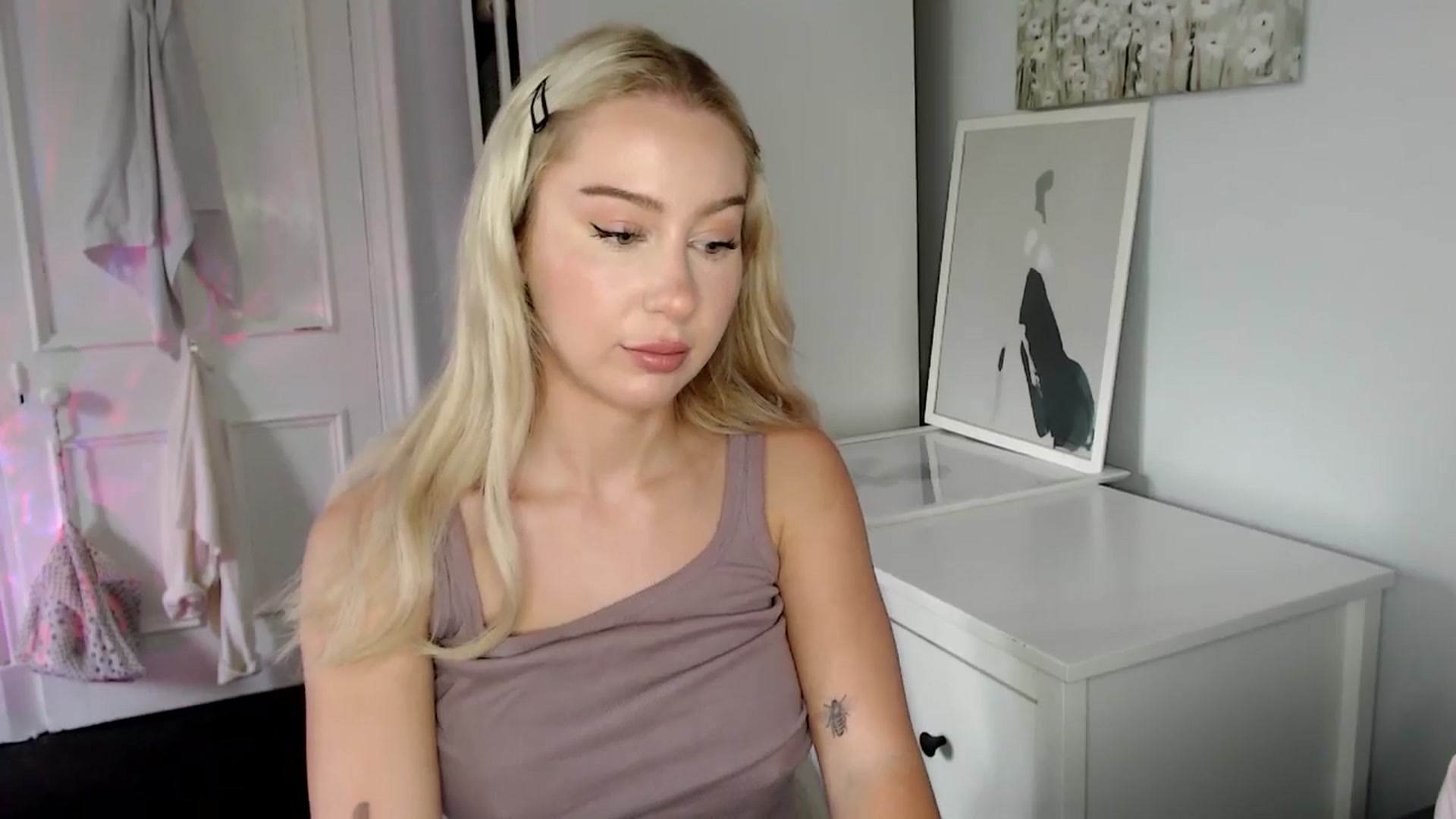 Gallery image thumbnail from British_Cutie's myfreecams stream on, 06/02/2025, 17:37 image 15 of 20