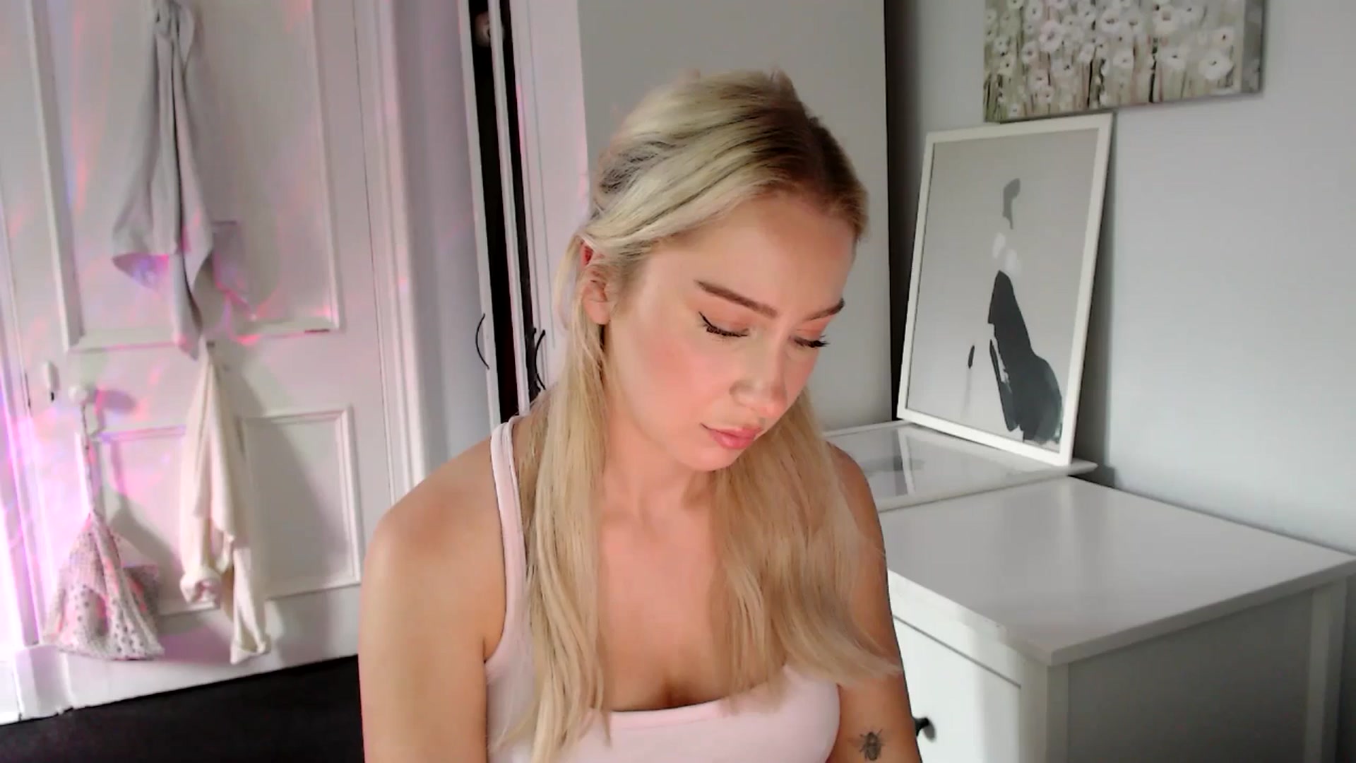 Gallery image thumbnail from British_Cutie's myfreecams stream on, 06/02/2025, 18:10 image 3 of 20