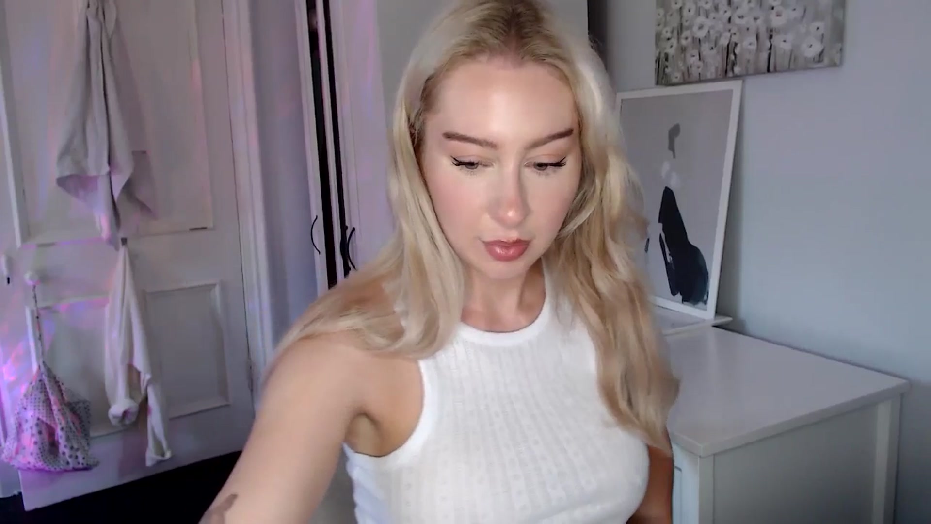 Gallery image thumbnail from British_Cutie's myfreecams stream on, 06/02/2025, 19:40 image 4 of 20
