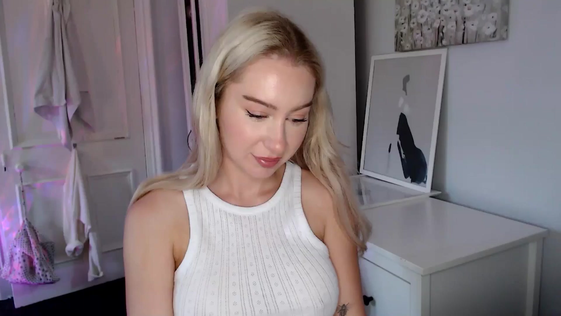 Gallery image thumbnail from British_Cutie's myfreecams stream on, 06/02/2025, 19:40 image 3 of 20