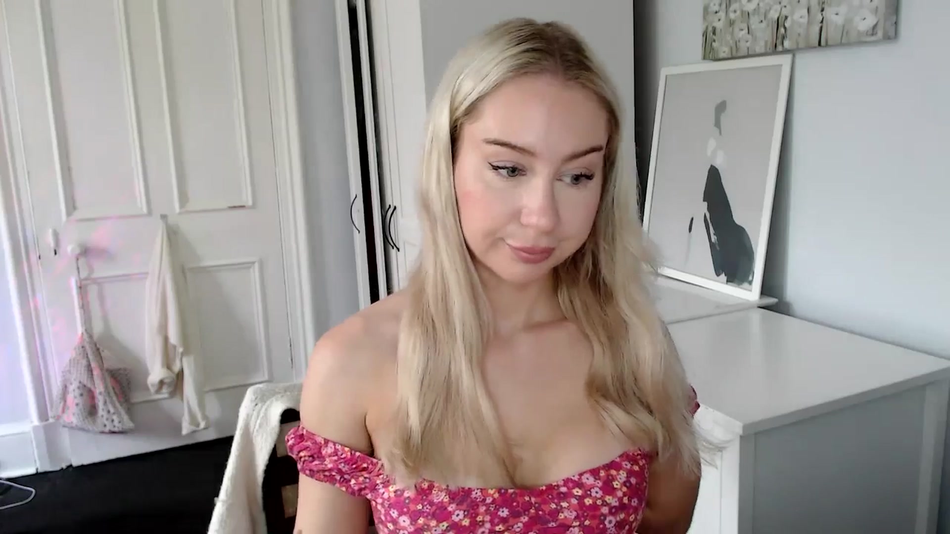 Gallery image thumbnail from British_Cutie's myfreecams stream on, 06/03/2025, 09:35 image 5 of 20