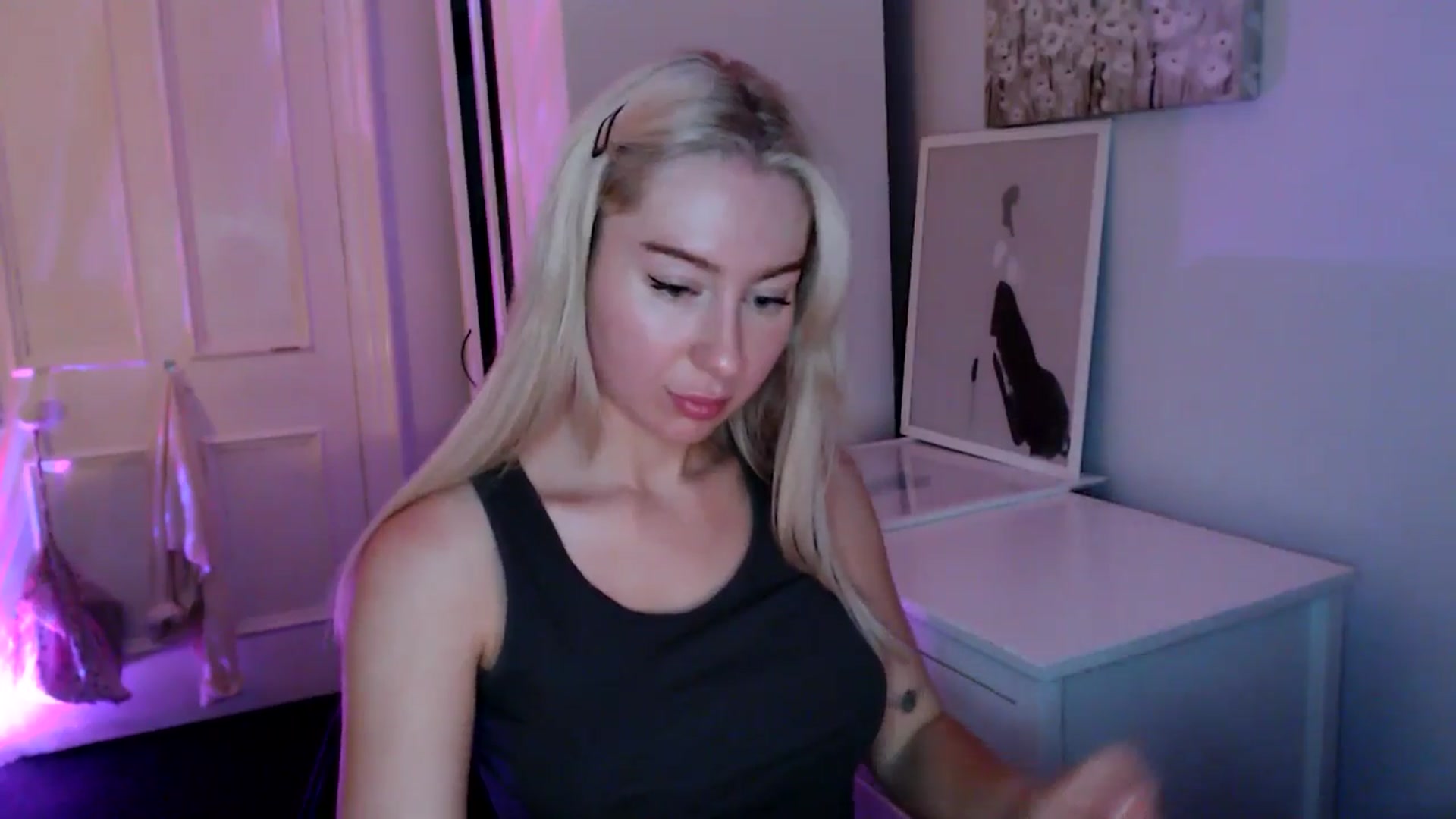 Gallery image thumbnail from British_Cutie's myfreecams stream on, 06/03/2025, 21:13 image 19 of 20