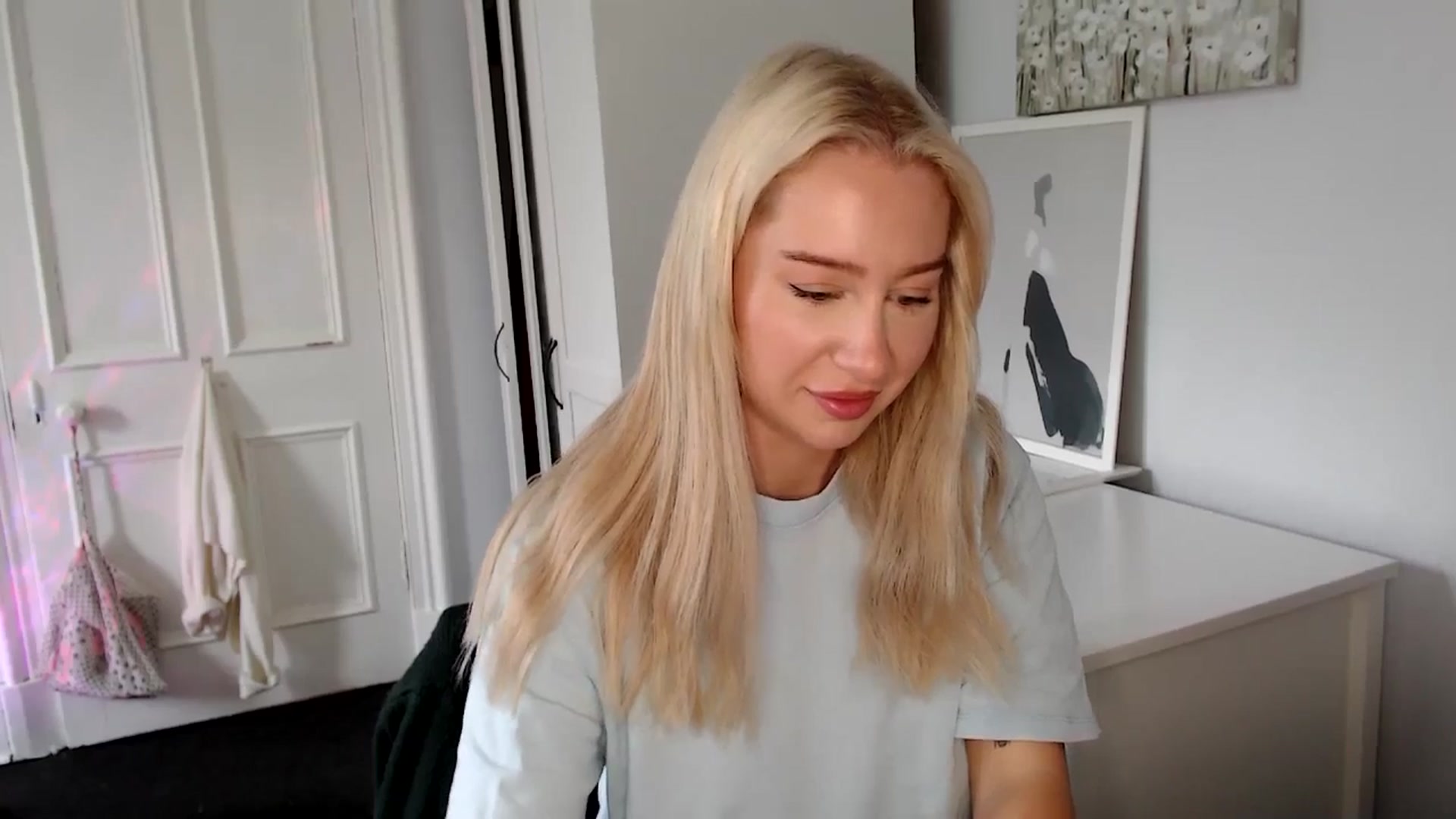 Gallery image thumbnail from British_Cutie's myfreecams stream on, 06/04/2025, 09:26 image 13 of 20