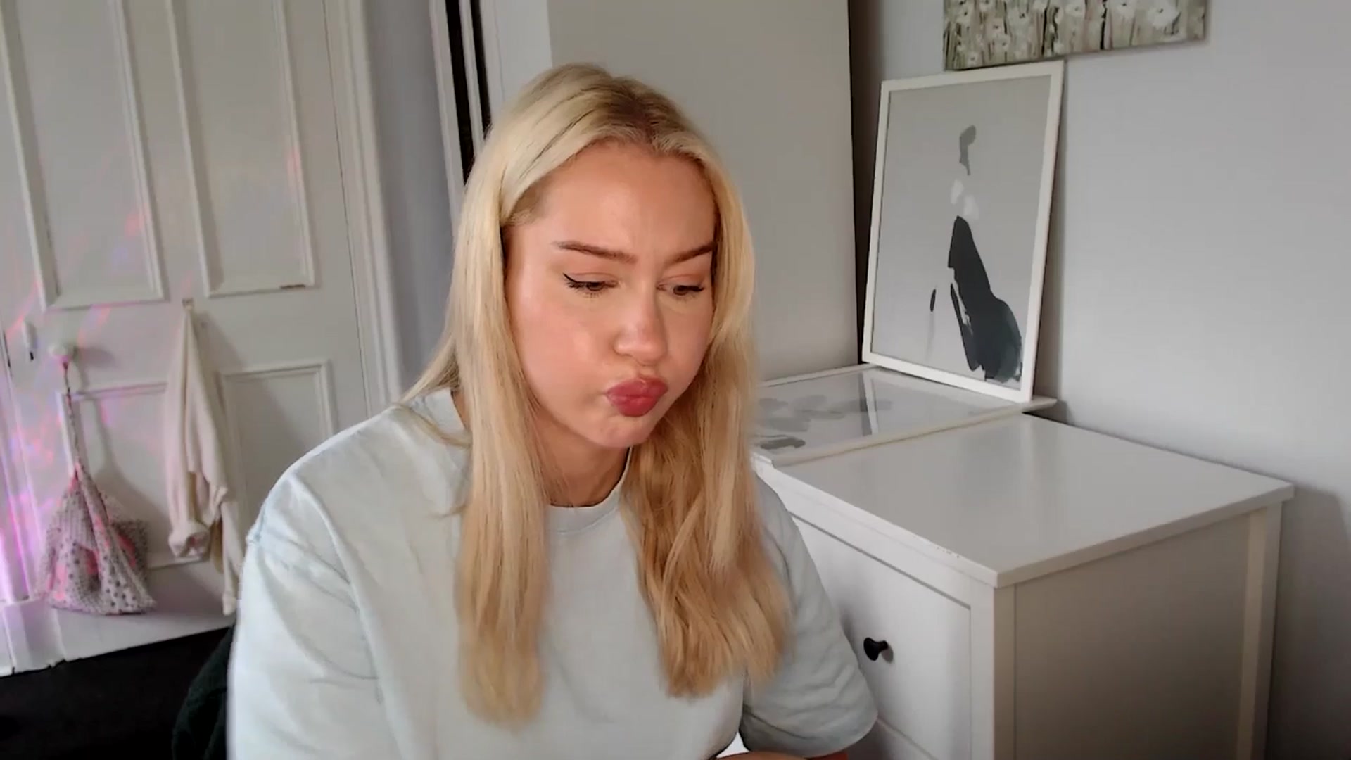 Gallery image thumbnail from British_Cutie's myfreecams stream on, 06/04/2025, 09:26 image 19 of 20