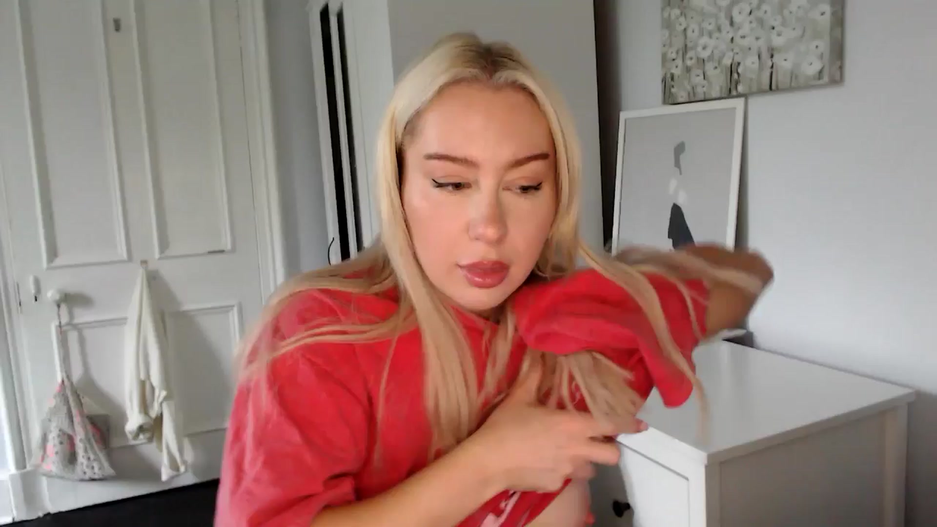 Gallery image thumbnail from British_Cutie's myfreecams stream on, 06/04/2025, 09:26 image 4 of 20