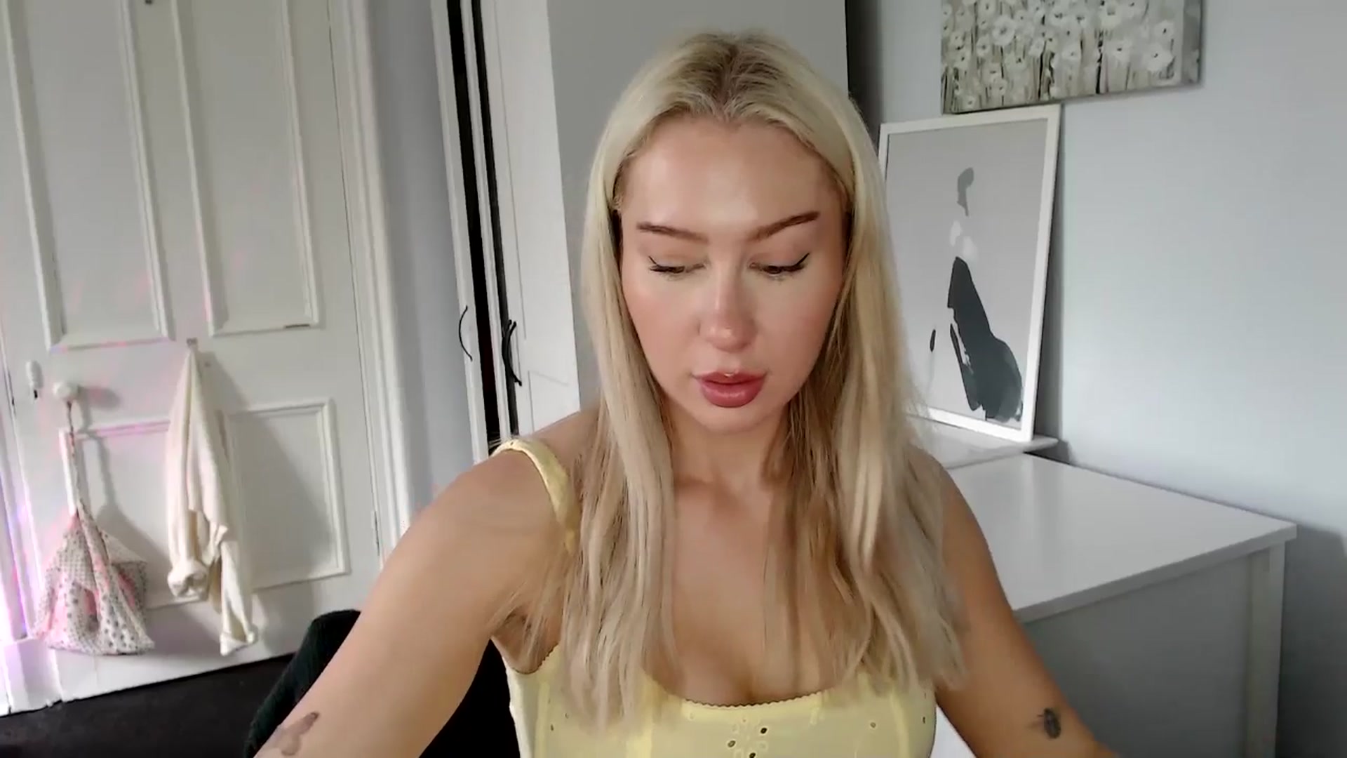 Gallery image thumbnail from British_Cutie's myfreecams stream on, 06/04/2025, 10:48 image 17 of 20
