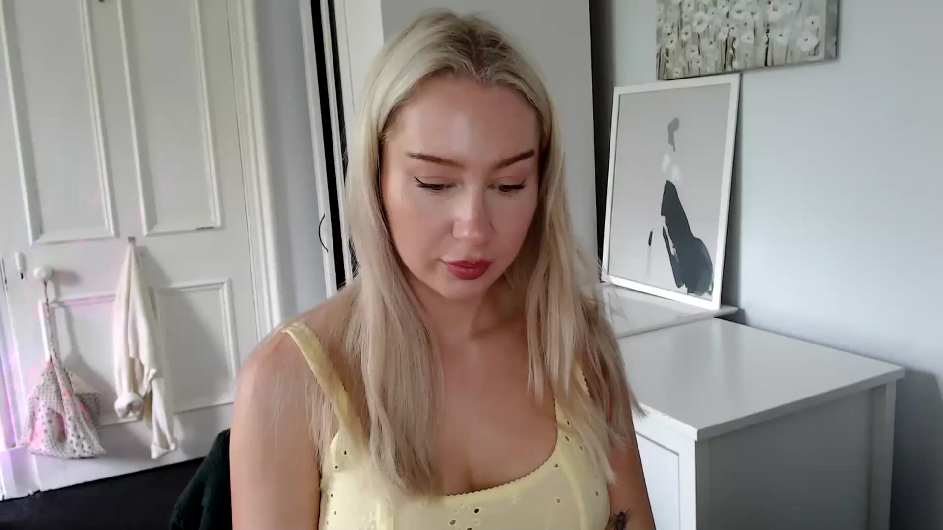 Gallery image thumbnail from British_Cutie's myfreecams stream on, 06/04/2025, 10:48 image 15 of 20