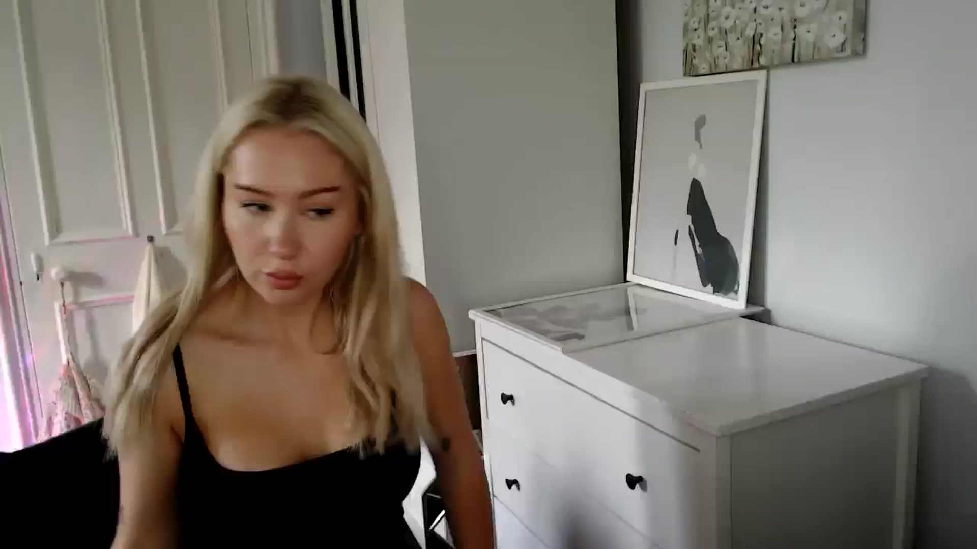 Gallery image thumbnail from British_Cutie's myfreecams stream on, 06/04/2025, 12:08 image 4 of 20