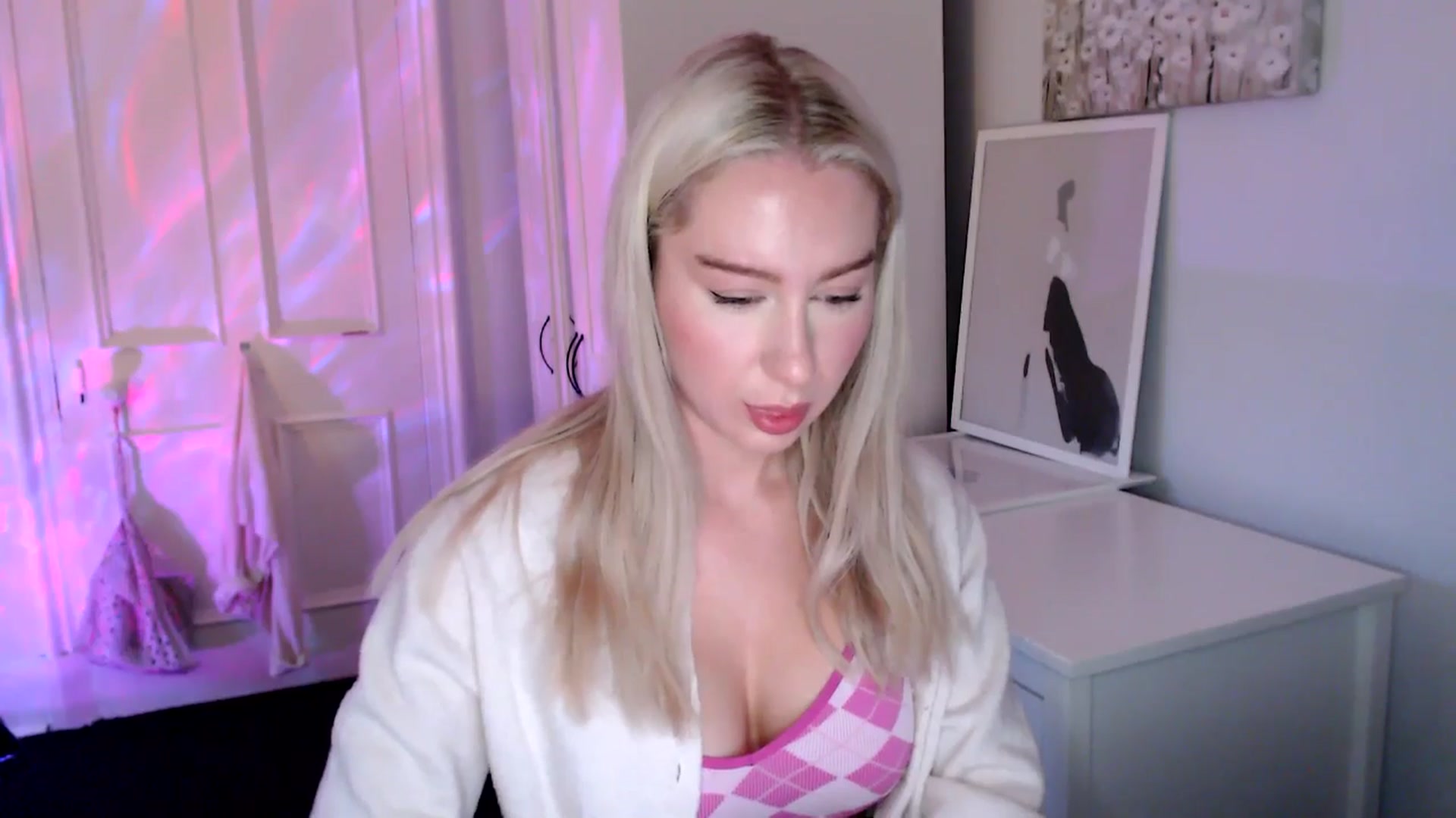 Gallery image thumbnail from British_Cutie's myfreecams stream on, 06/04/2025, 22:22 image 3 of 20