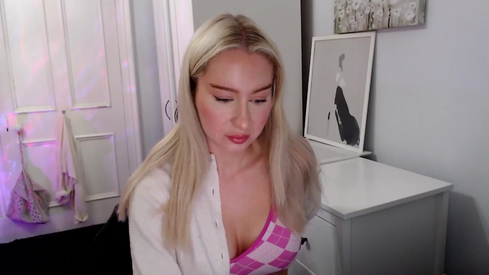 Gallery image thumbnail from British_Cutie's myfreecams stream on, 06/04/2025, 22:22 image 7 of 20