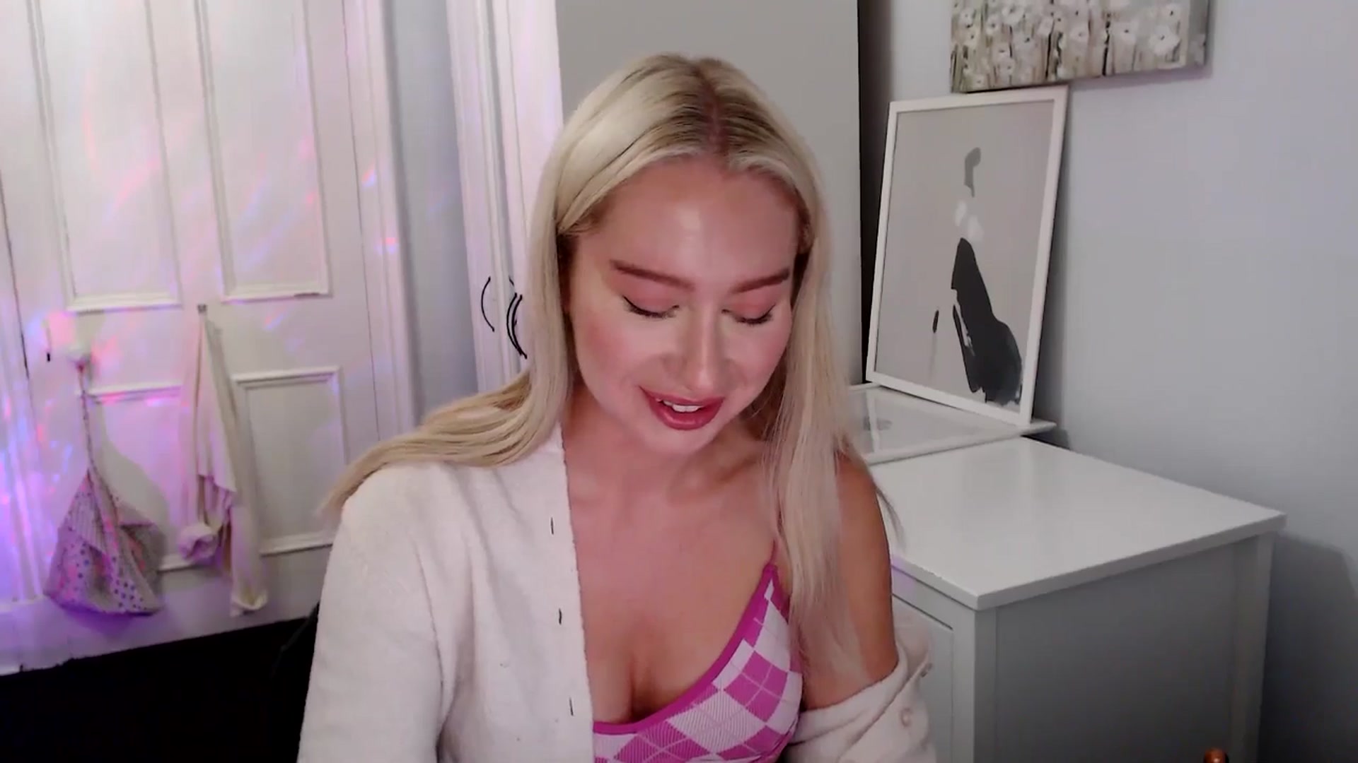 Gallery image thumbnail from British_Cutie's myfreecams stream on, 06/04/2025, 22:22 image 9 of 20