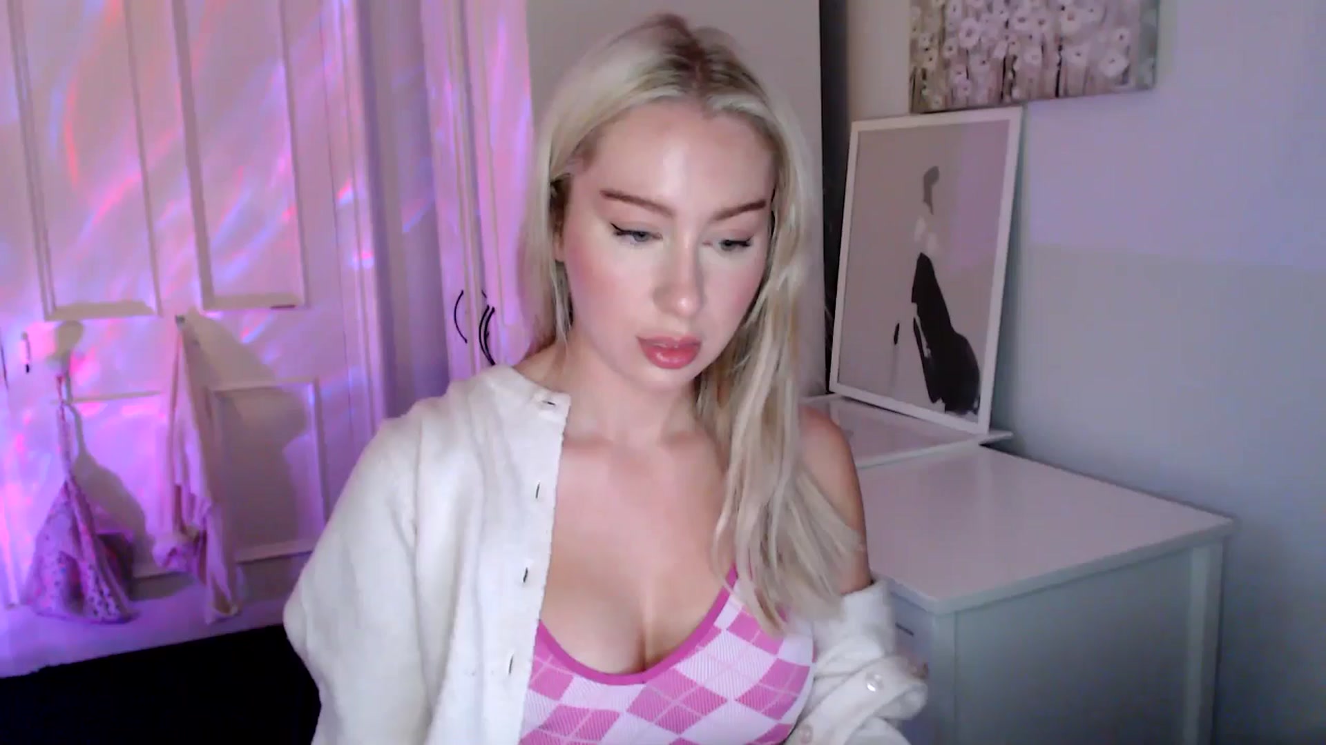 Gallery image thumbnail from British_Cutie's myfreecams stream on, 06/04/2025, 22:22 image 5 of 20