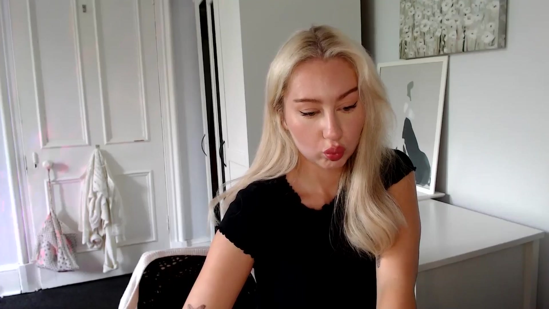 Gallery image thumbnail from British_Cutie's myfreecams stream on, 06/05/2025, 16:09 image 20 of 20