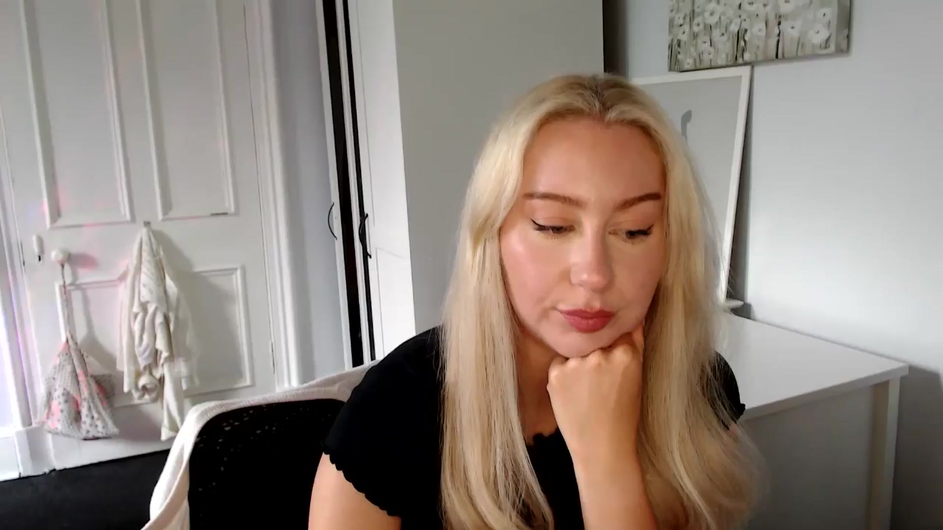 Gallery image thumbnail from British_Cutie's myfreecams stream on, 06/05/2025, 16:09 image 16 of 20