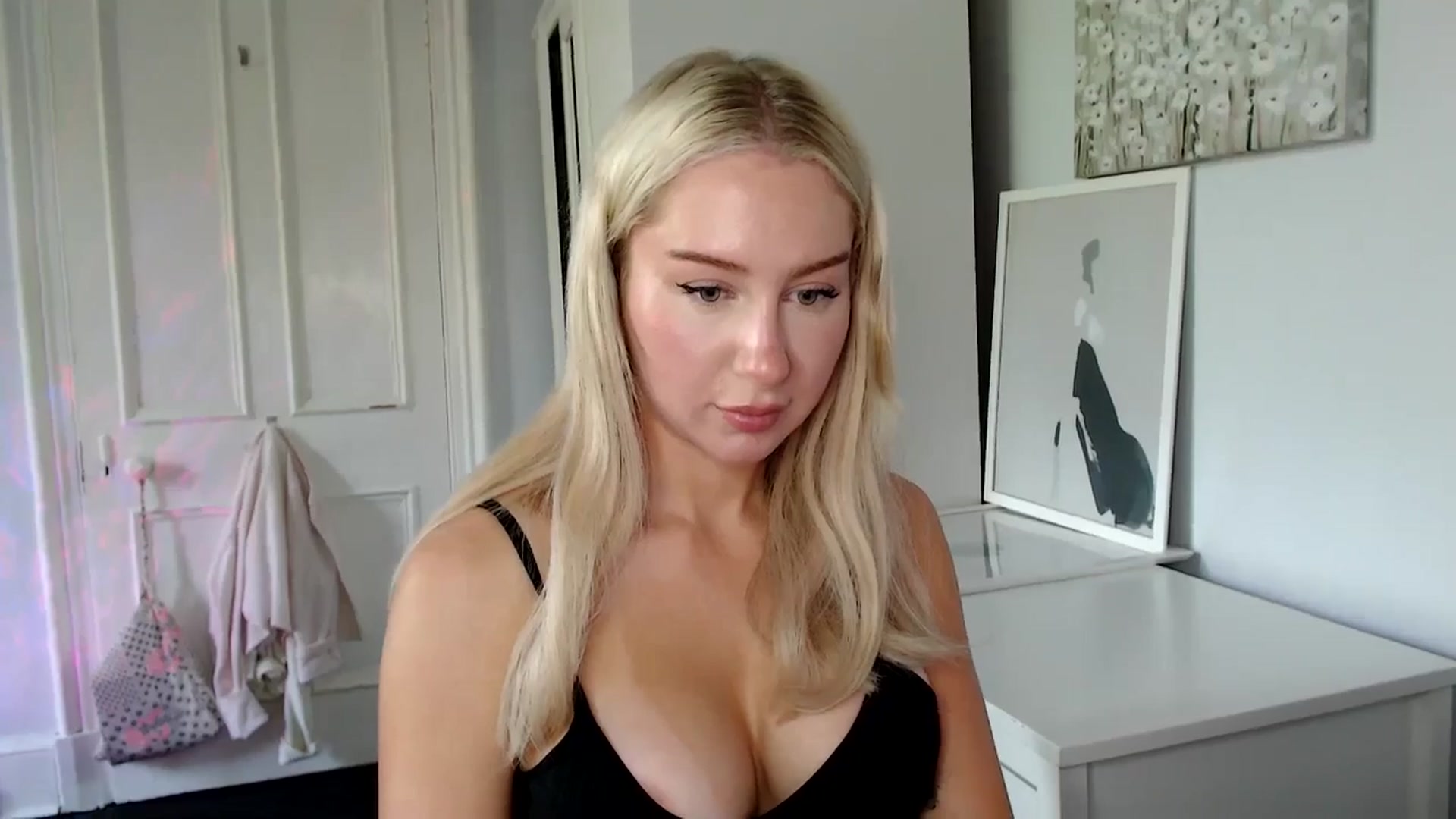 Gallery image thumbnail from British_Cutie's myfreecams stream on, 06/06/2025, 15:57 image 12 of 20