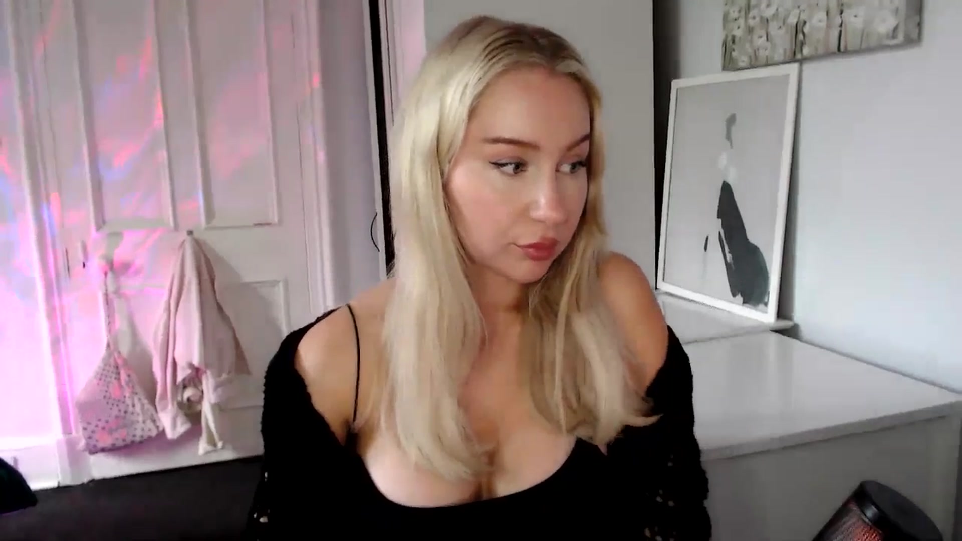 Gallery image thumbnail from British_Cutie's myfreecams stream on, 06/06/2025, 19:09 image 7 of 20