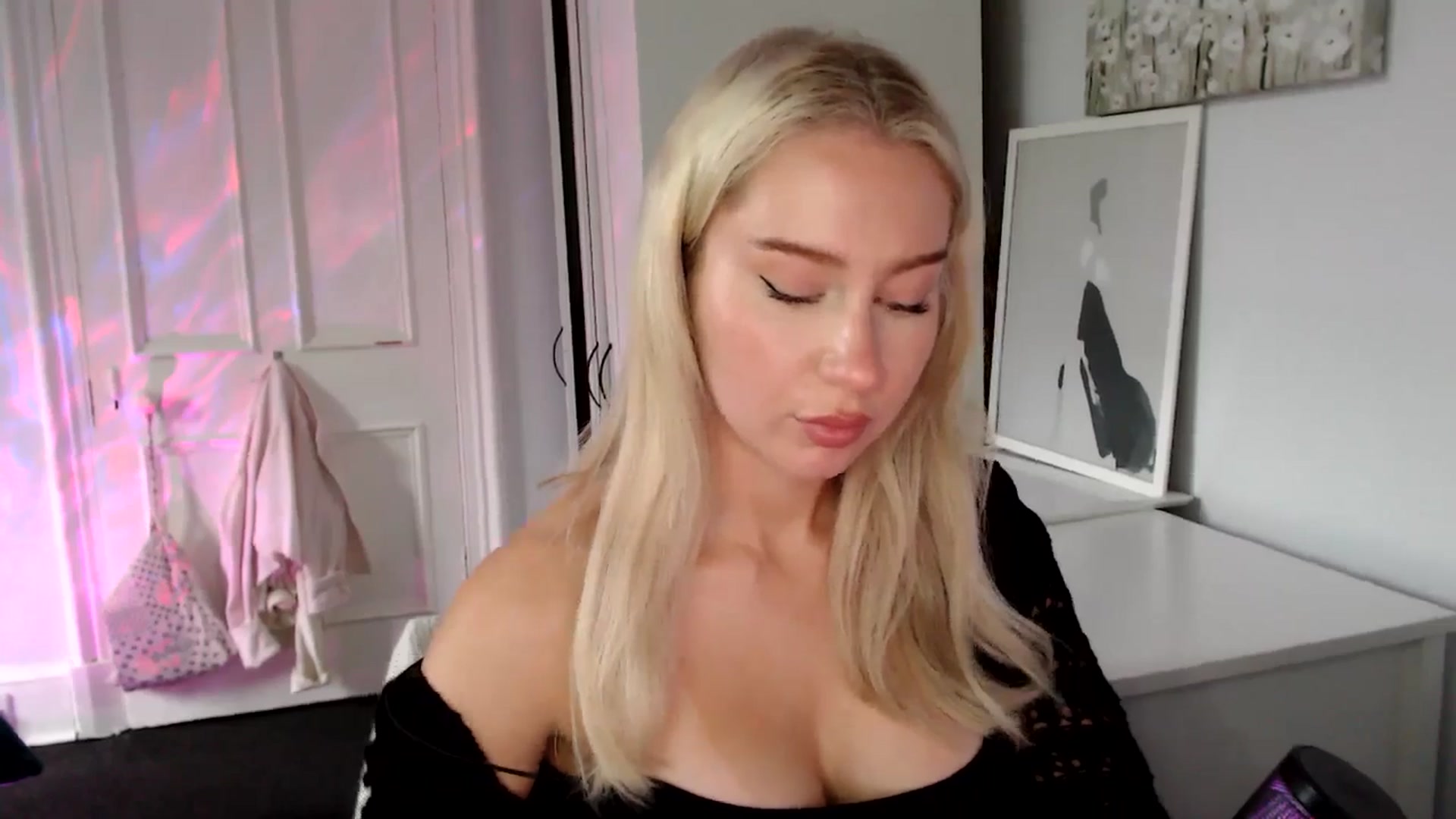 Gallery image thumbnail from British_Cutie's myfreecams stream on, 06/06/2025, 19:14 image 3 of 20