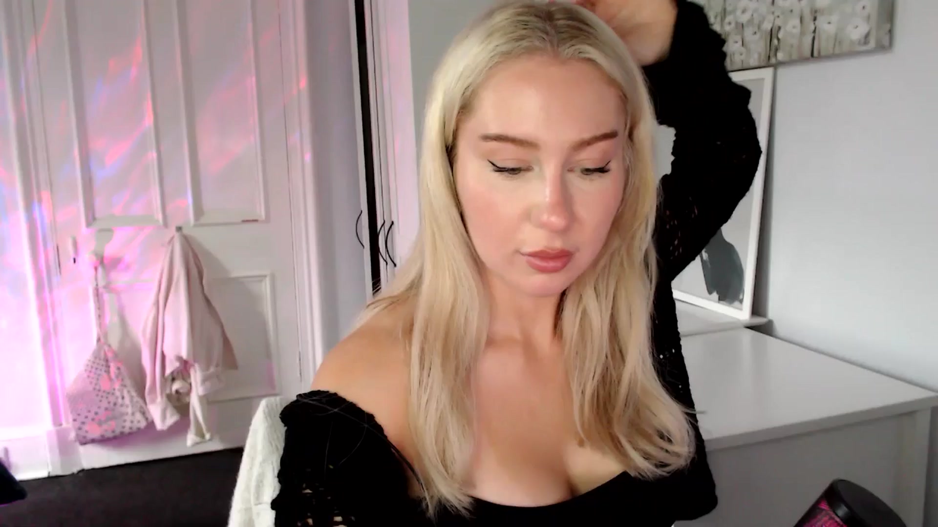Gallery image thumbnail from British_Cutie's myfreecams stream on, 06/06/2025, 19:14 image 2 of 20