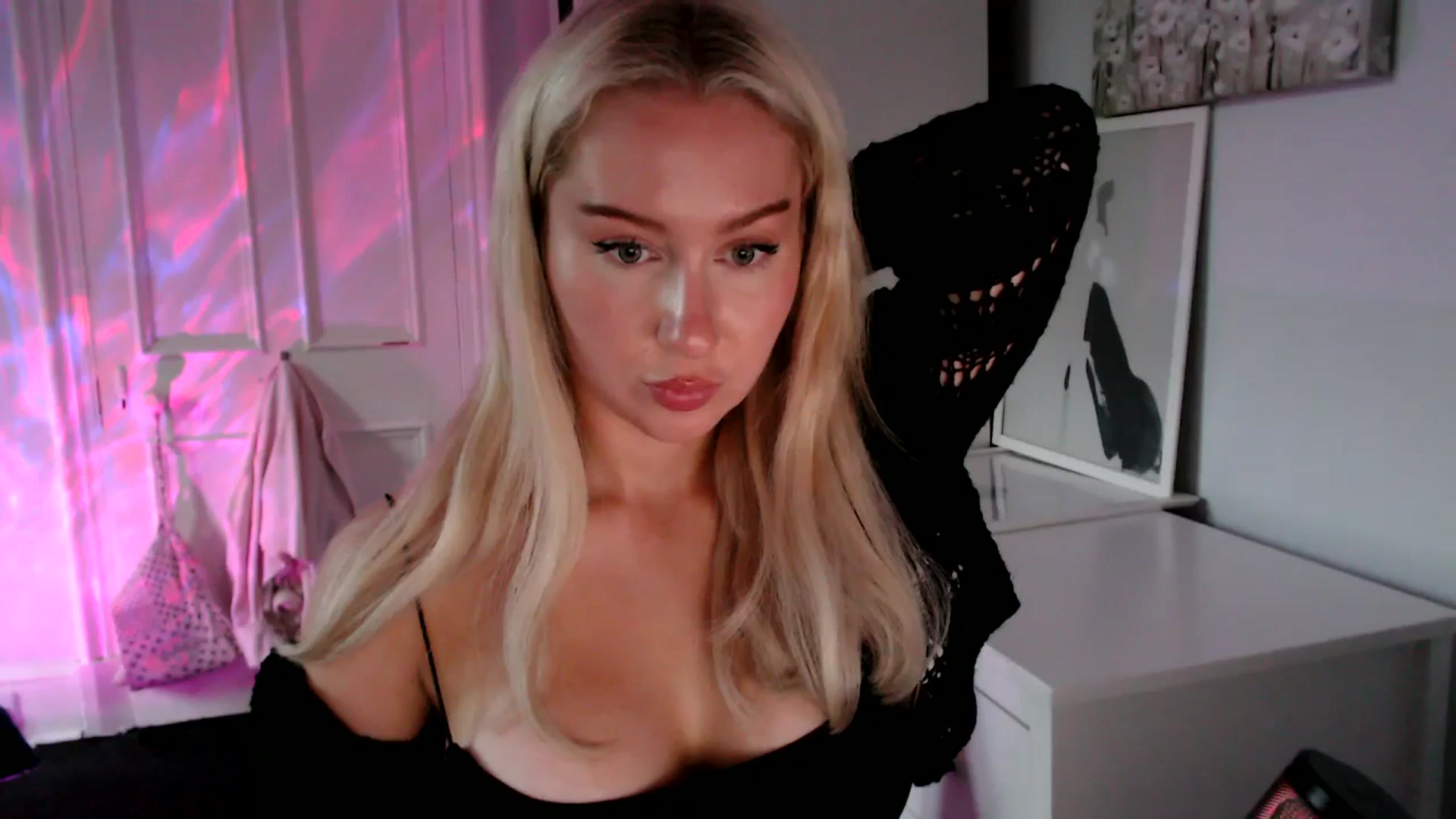 Gallery image thumbnail from British_Cutie's myfreecams stream on, 06/06/2025, 21:41 image 4 of 20