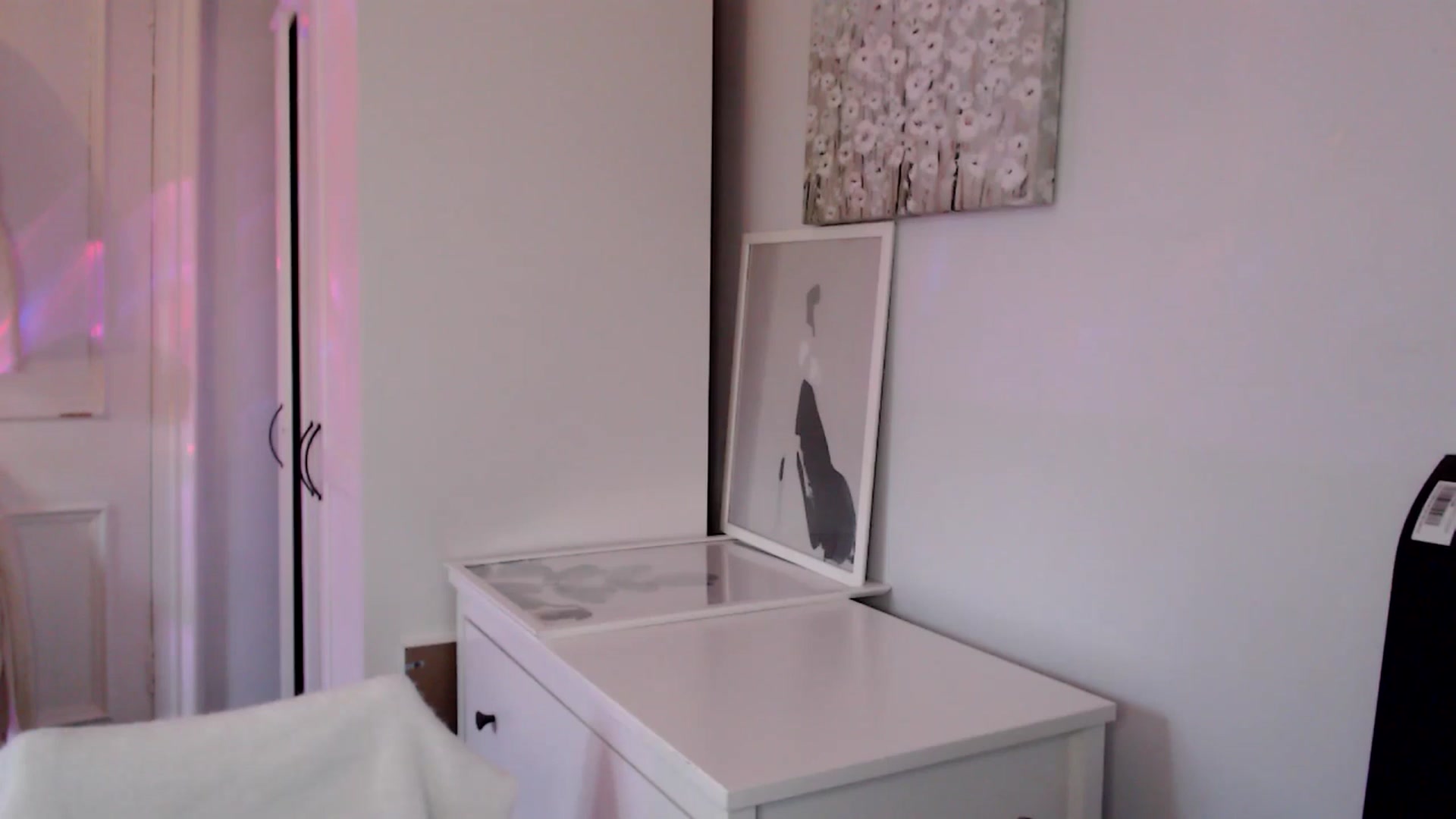 Gallery image thumbnail from British_Cutie's myfreecams stream on, 06/09/2025, 19:20 image 17 of 20