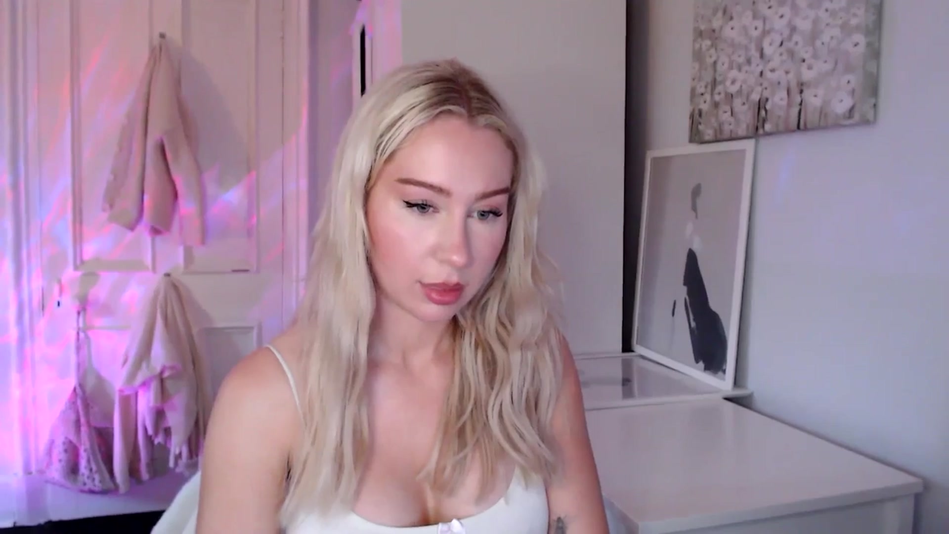Gallery image thumbnail from British_Cutie's myfreecams stream on, 06/09/2025, 19:20 image 18 of 20