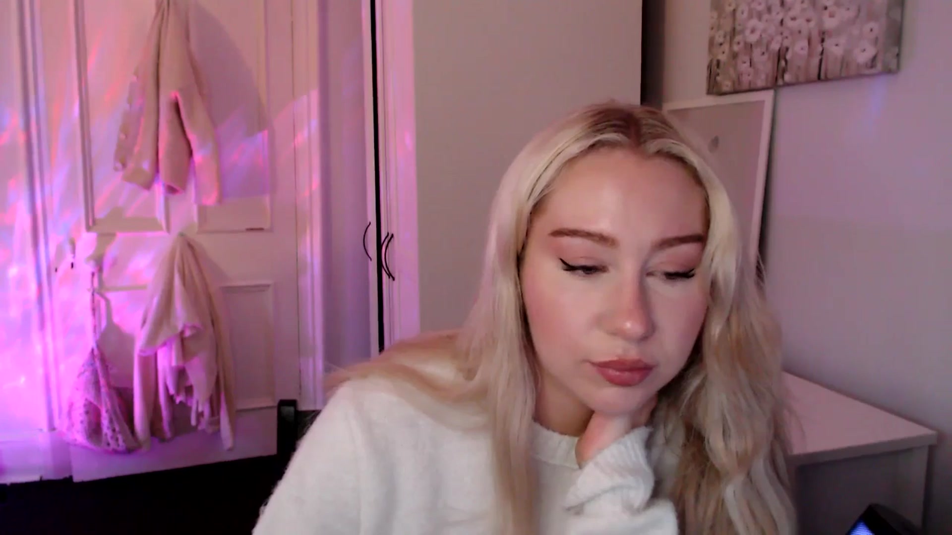 Gallery image thumbnail from British_Cutie's myfreecams stream on, 06/09/2025, 20:23 image 11 of 20