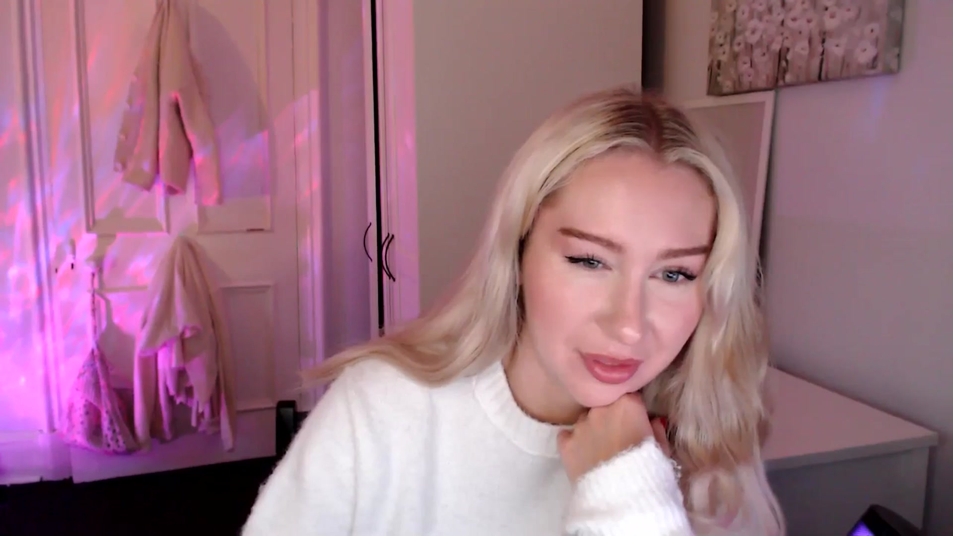 Gallery image thumbnail from British_Cutie's myfreecams stream on, 06/09/2025, 20:23 image 6 of 20