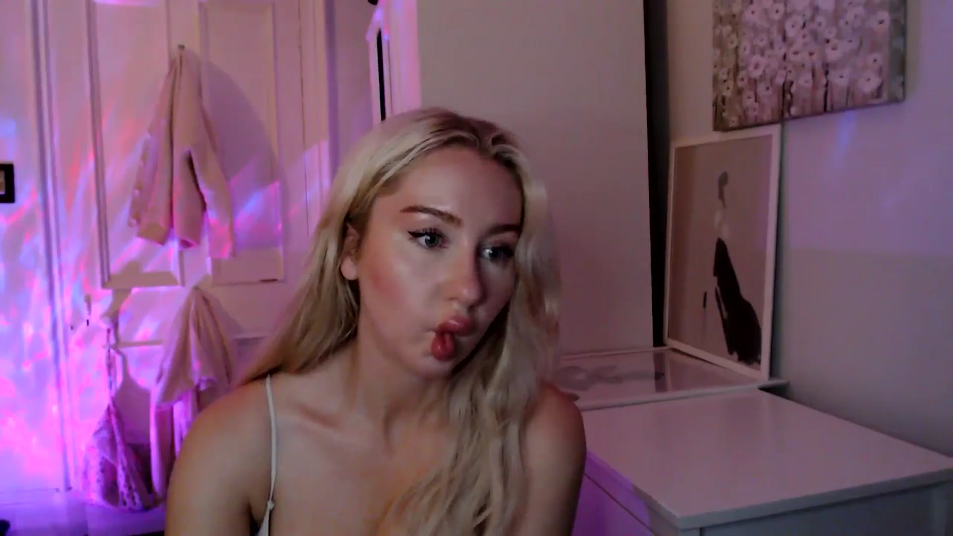 Gallery image thumbnail from British_Cutie's myfreecams stream on, 06/09/2025, 22:31 image 13 of 20