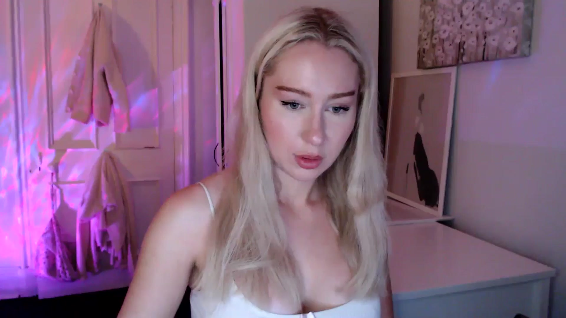 Gallery image thumbnail from British_Cutie's myfreecams stream on, 06/09/2025, 22:31 image 7 of 20