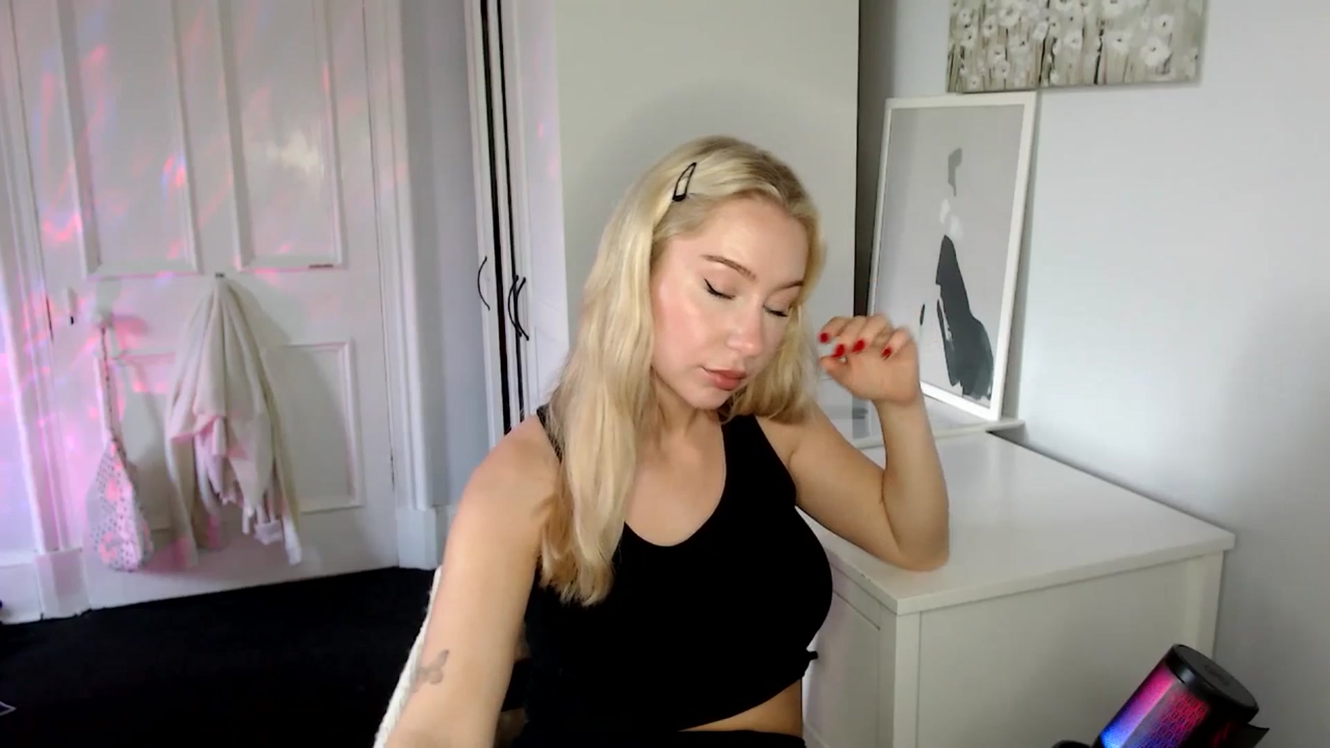 Gallery image thumbnail from British_Cutie's myfreecams stream on, 06/10/2025, 16:49 image 13 of 20