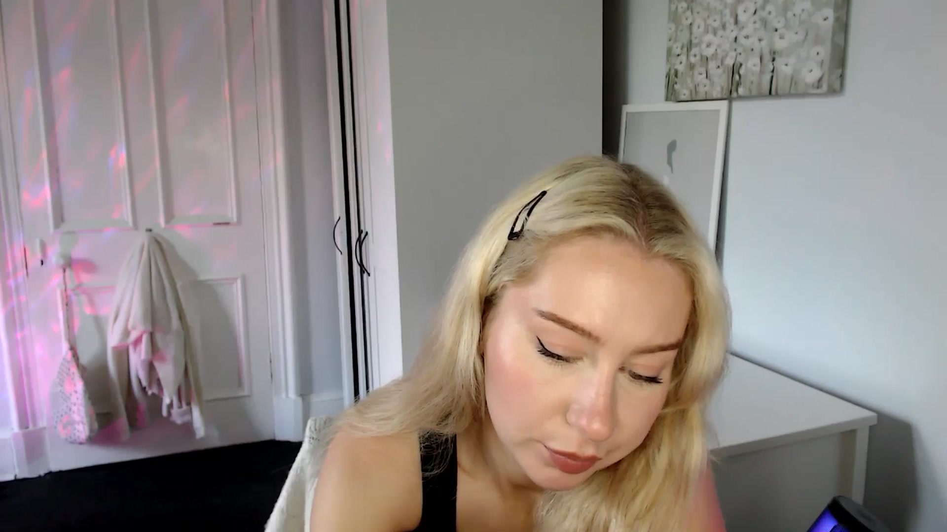 Gallery image thumbnail from British_Cutie's myfreecams stream on, 06/10/2025, 16:49 image 14 of 20