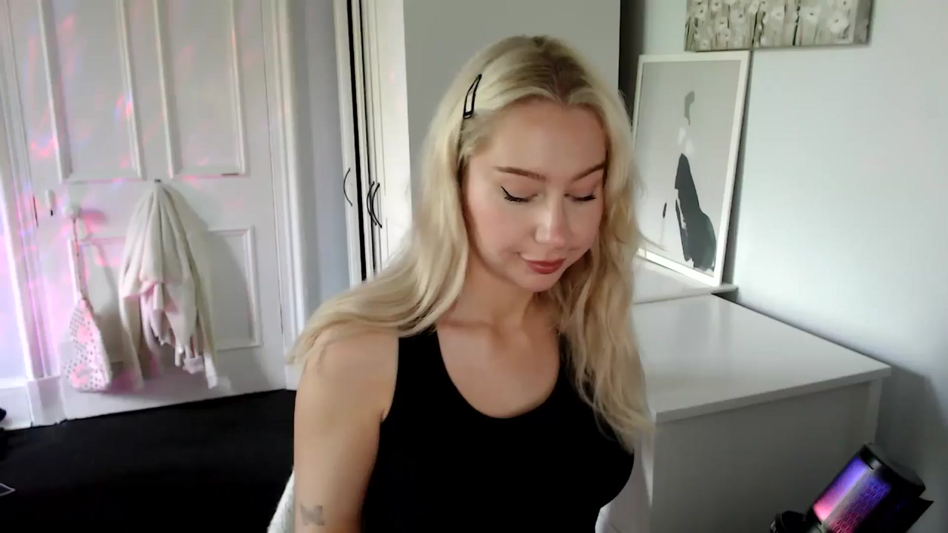 Gallery image thumbnail from British_Cutie's myfreecams stream on, 06/10/2025, 16:49 image 6 of 20