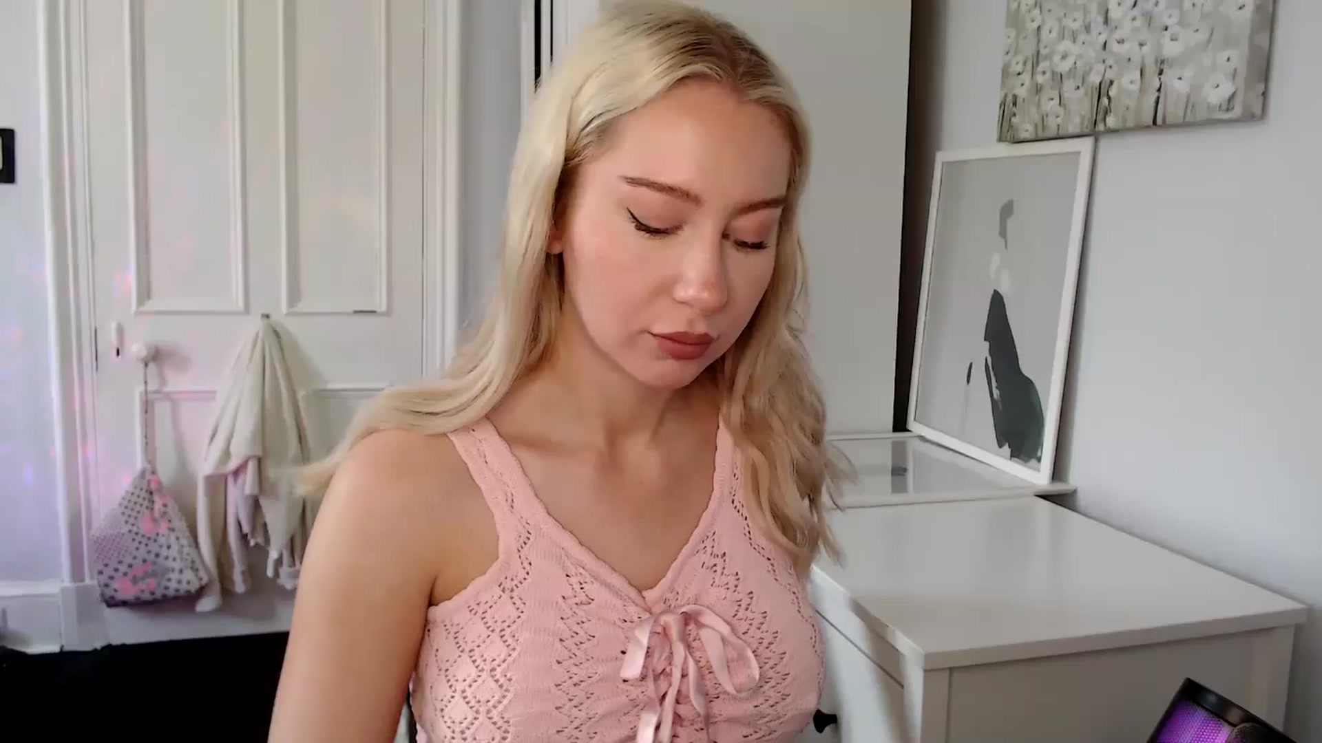 Gallery image thumbnail from British_Cutie's myfreecams stream on, 06/11/2025, 09:26 image 2 of 20