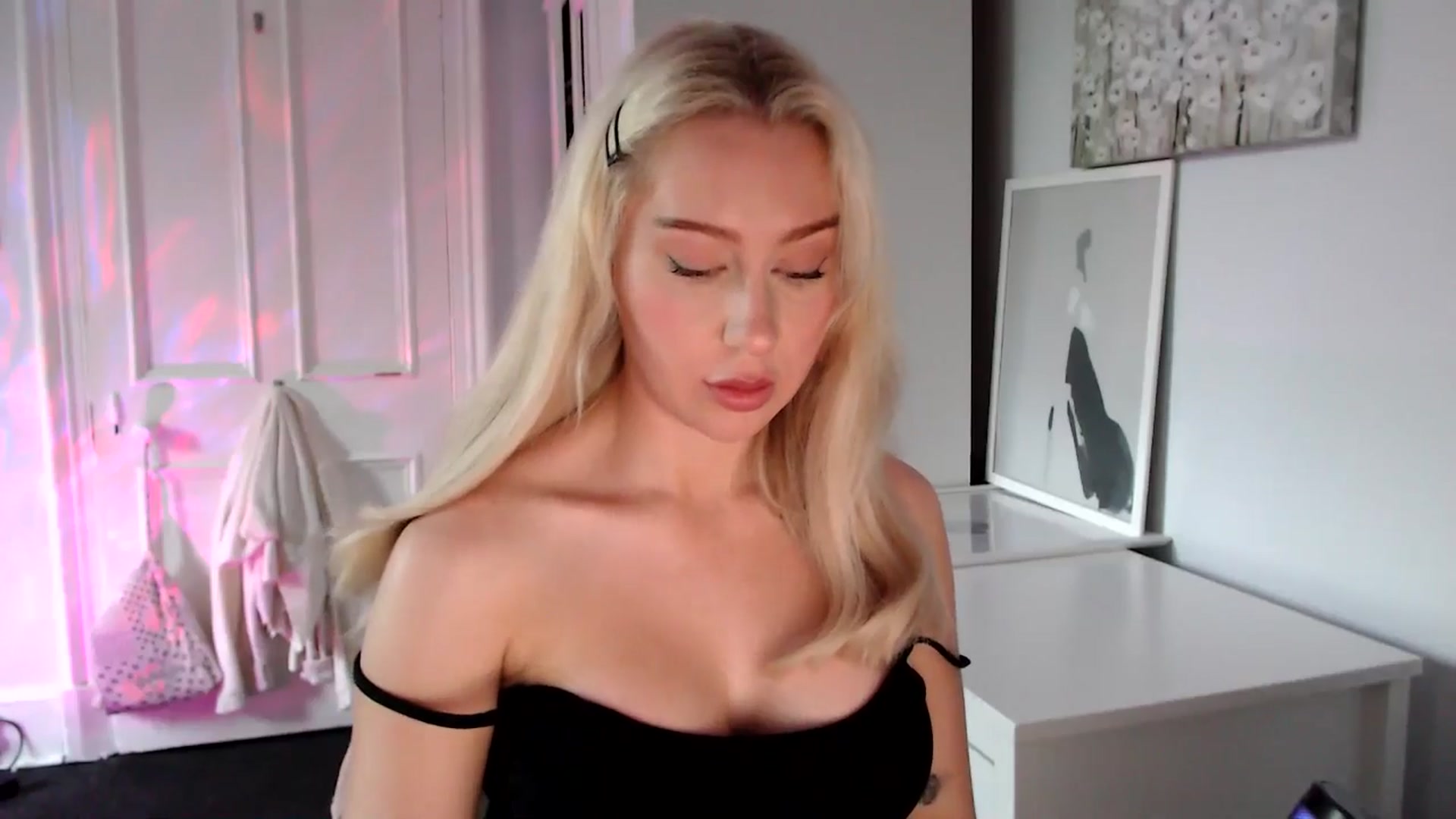 Gallery image thumbnail from British_Cutie's myfreecams stream on, 06/11/2025, 21:20 image 6 of 20