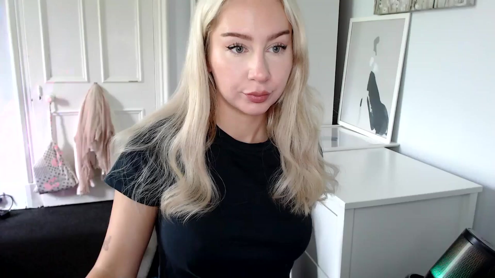 Gallery image thumbnail from British_Cutie's myfreecams stream on, 06/12/2025, 14:58 image 4 of 20