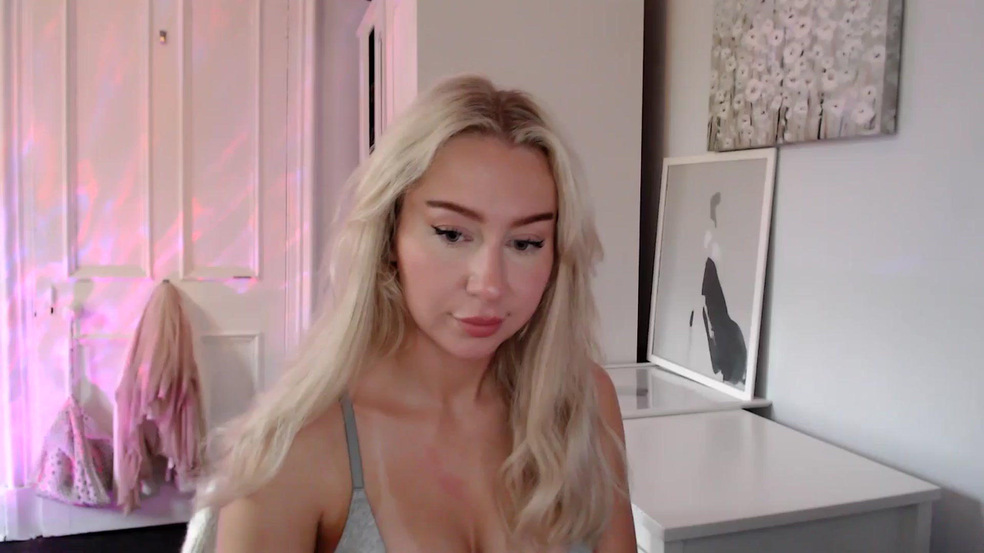 Gallery image thumbnail from British_Cutie's myfreecams stream on, 06/12/2025, 18:20 image 18 of 20