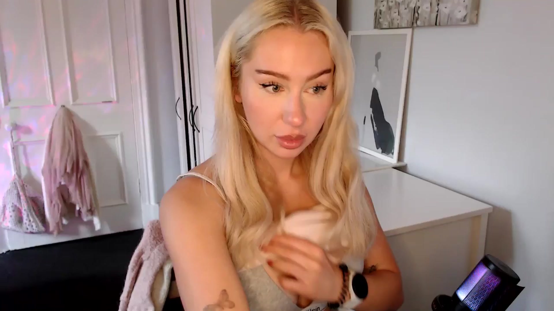 Gallery image thumbnail from British_Cutie's myfreecams stream on, 06/12/2025, 18:20 image 3 of 20