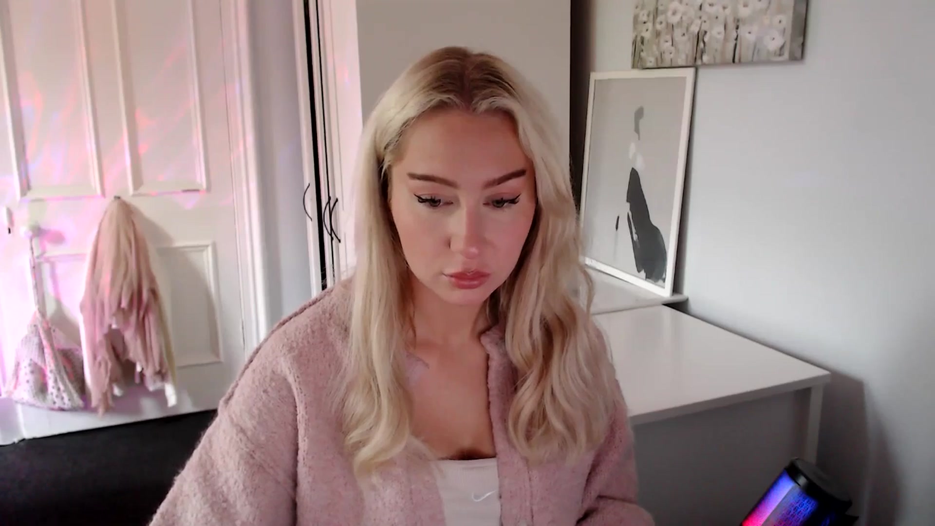 Gallery image thumbnail from British_Cutie's myfreecams stream on, 06/12/2025, 18:20 image 6 of 20