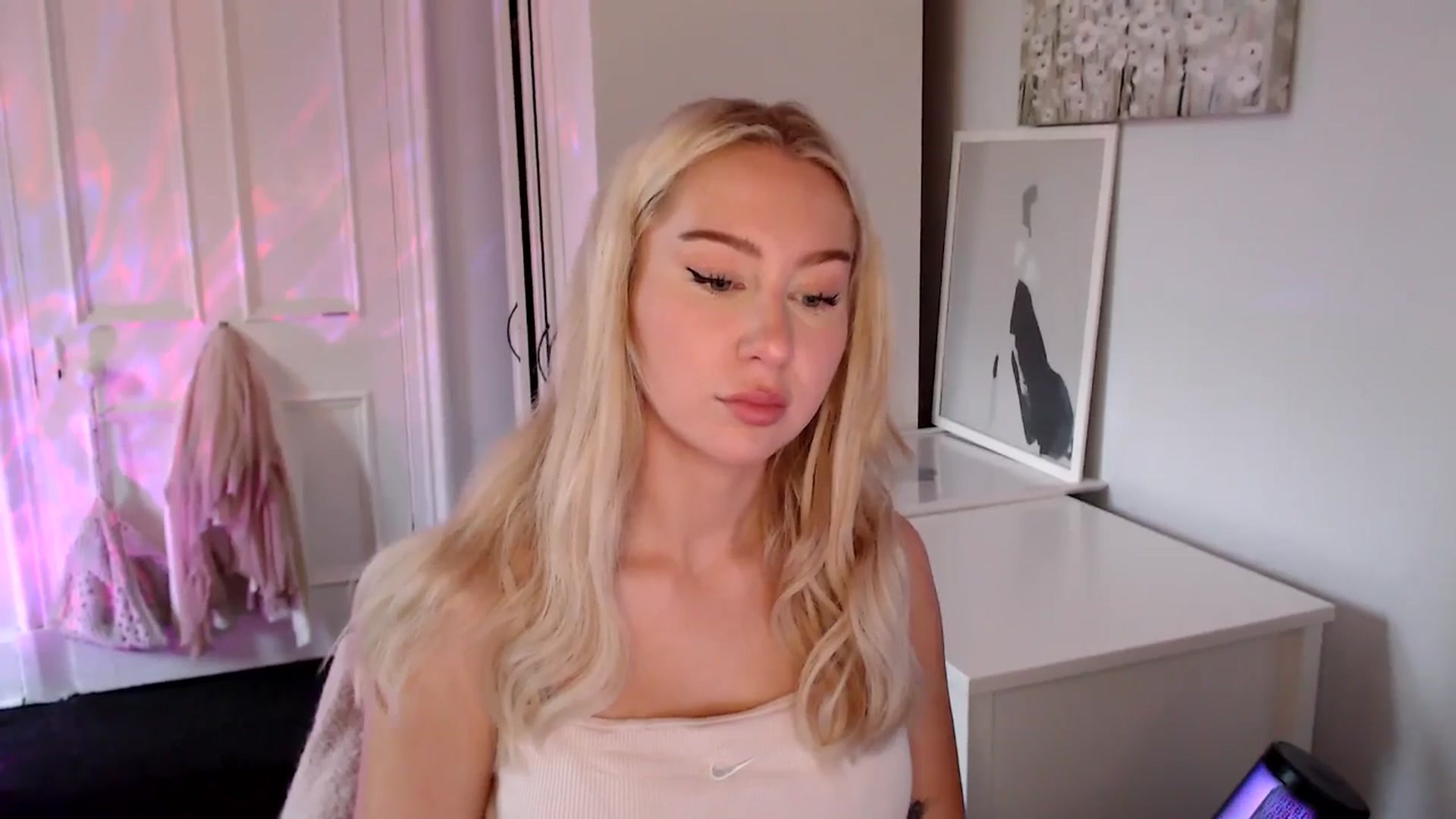 Gallery image thumbnail from British_Cutie's myfreecams stream on, 06/12/2025, 18:20 image 11 of 20