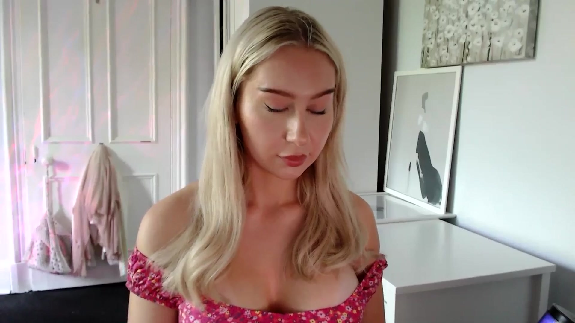 Gallery image thumbnail from British_Cutie's myfreecams stream on, 06/13/2025, 16:32 image 17 of 20